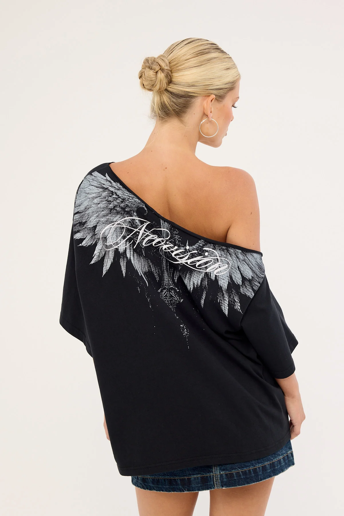 Neovision Creed Boat Neck Relaxed Tee Black - Image 3