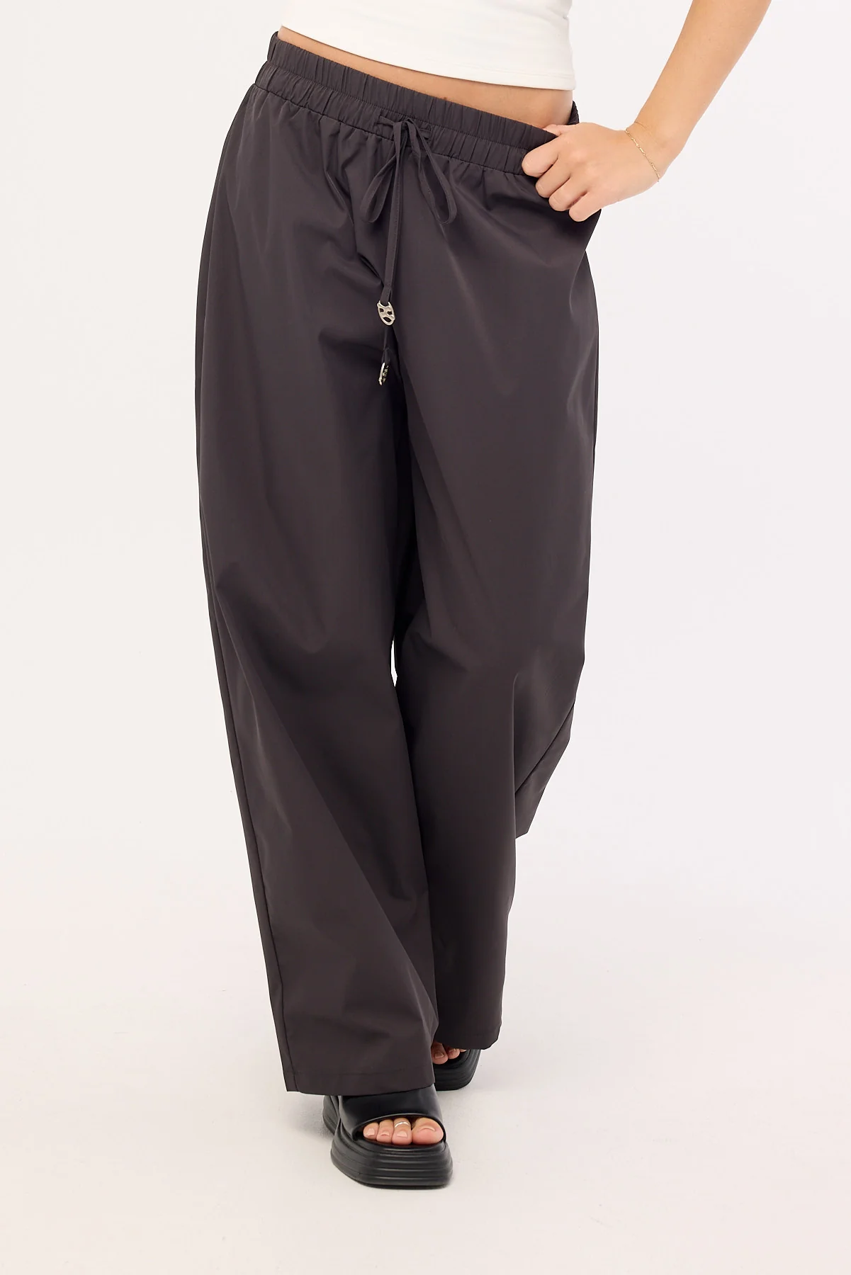Neovision Error Wide Leg Cargo Pant Charcoal - Image 2