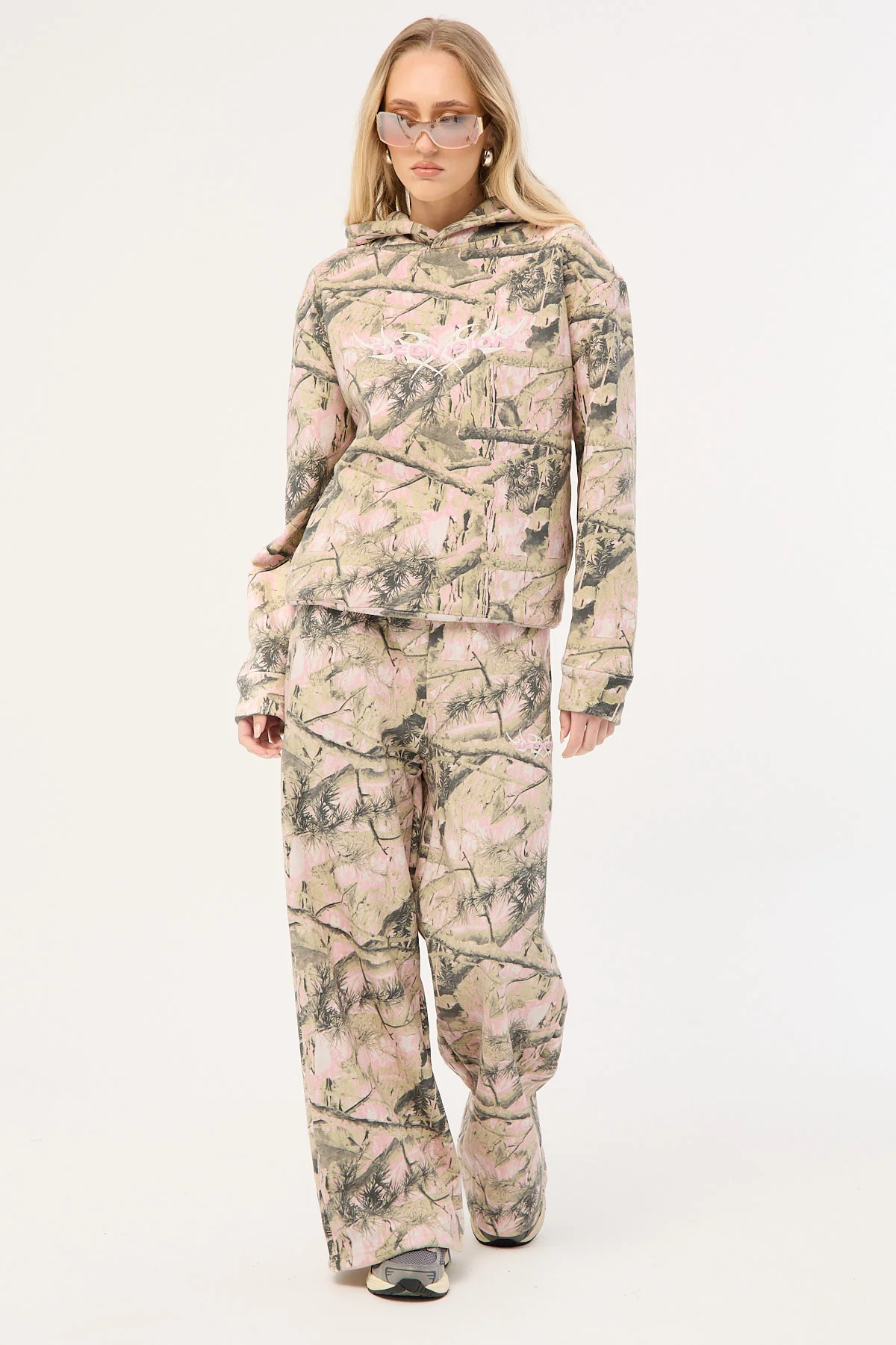 Neovision Exhibit Camo Relaxed Hoodie Pink Camo - Image 3