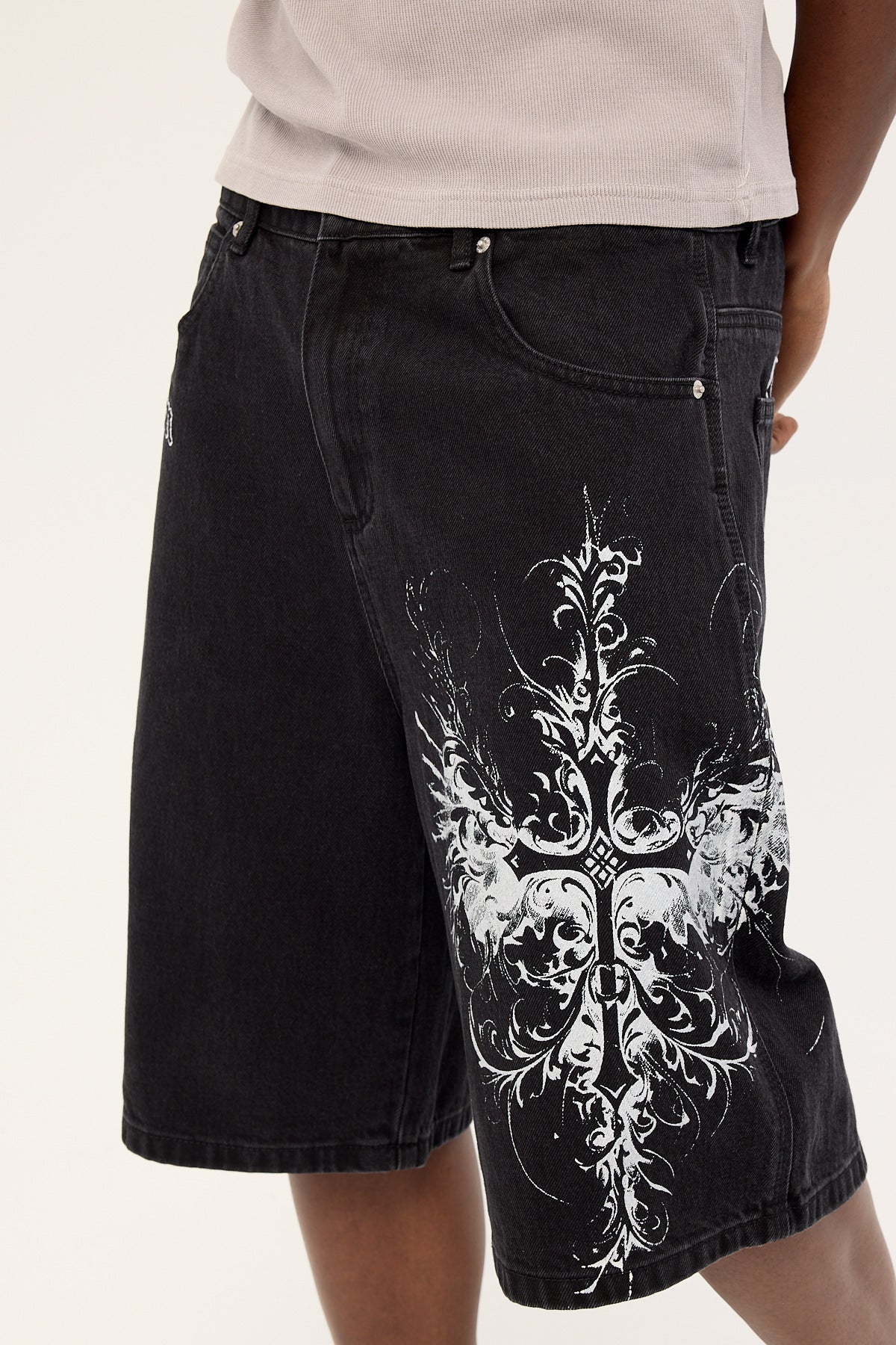 Neovision Fallen Cross Nexa Baggy Jort Dirty Washed Black - Image 5