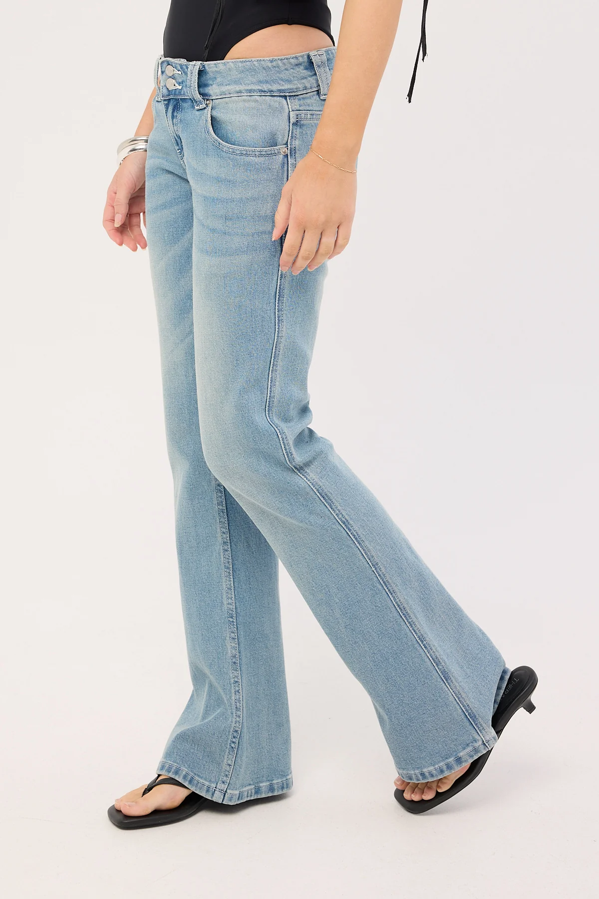 Neovision Fantasy Super Low Bootcut Jean Faded Blue Denim - Image 5