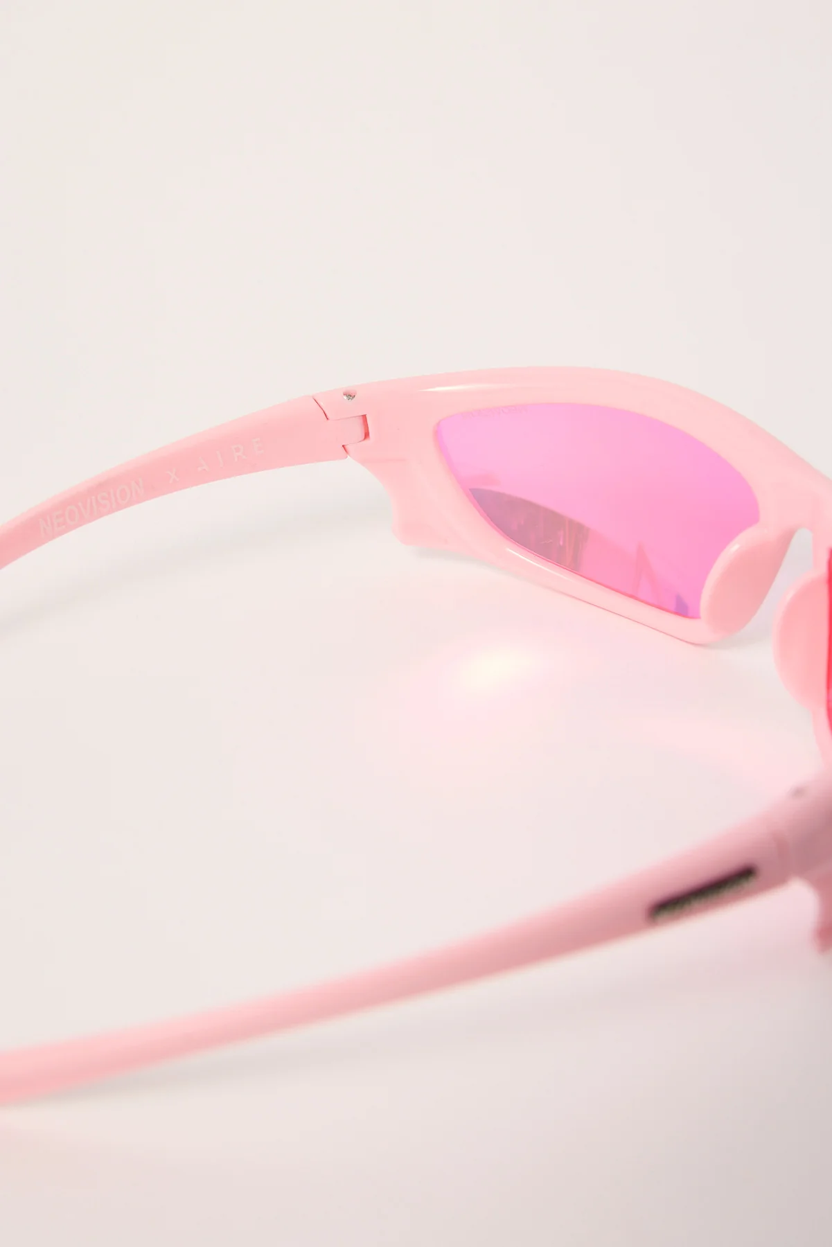 Neovision Flux Sunglasses Bubblegum/Pink Mirror - Image 3