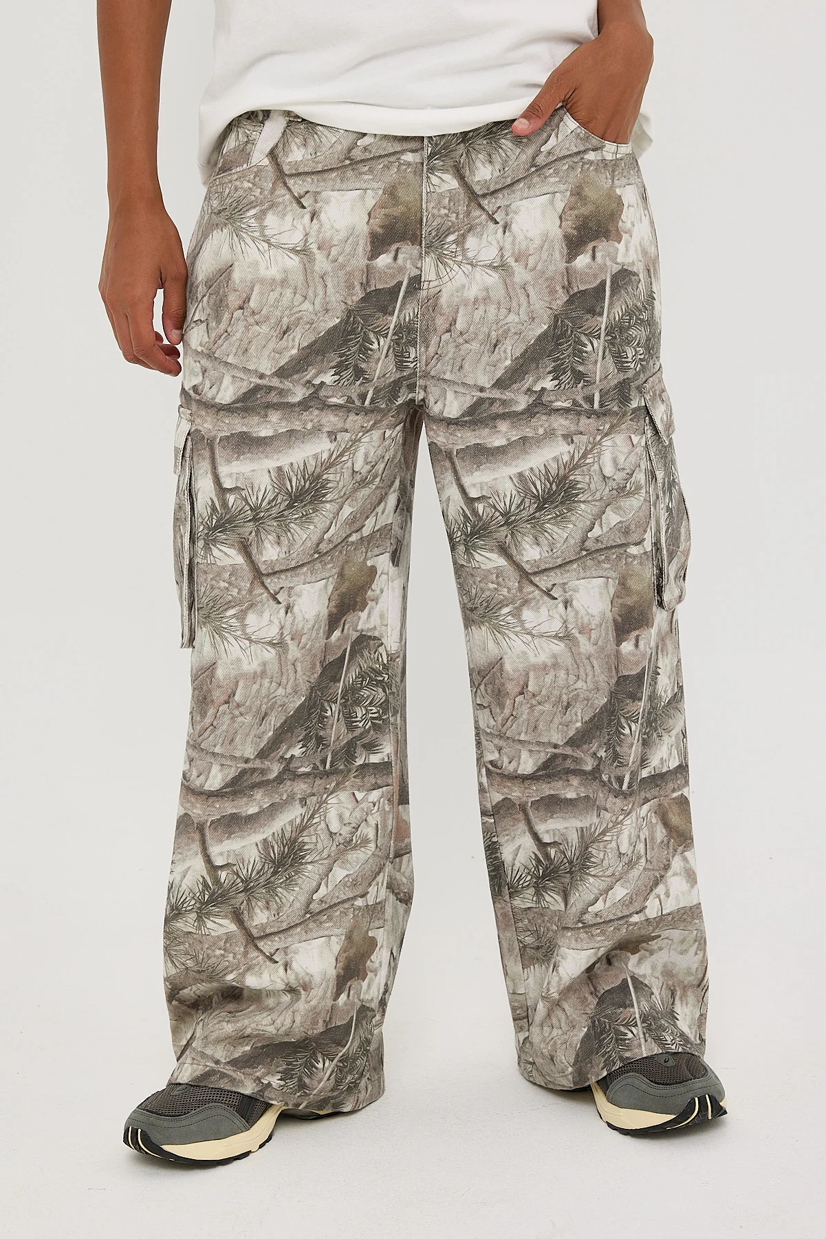 Neovision Glacier Camouflage Cargo Pant Camo - Image 3