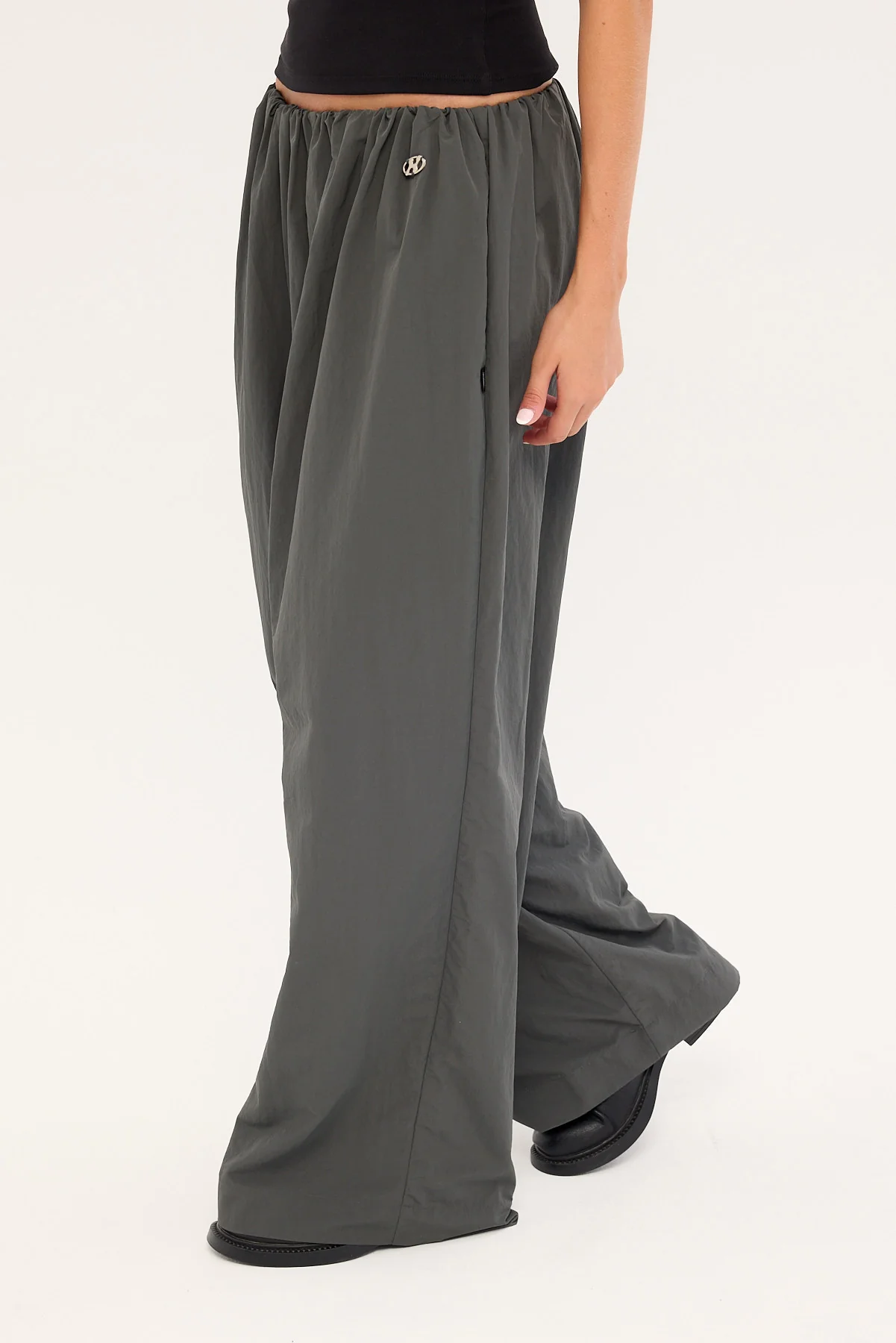 Neovision Gravex Nylon Wide Leg Pant Khaki Green - Image 3