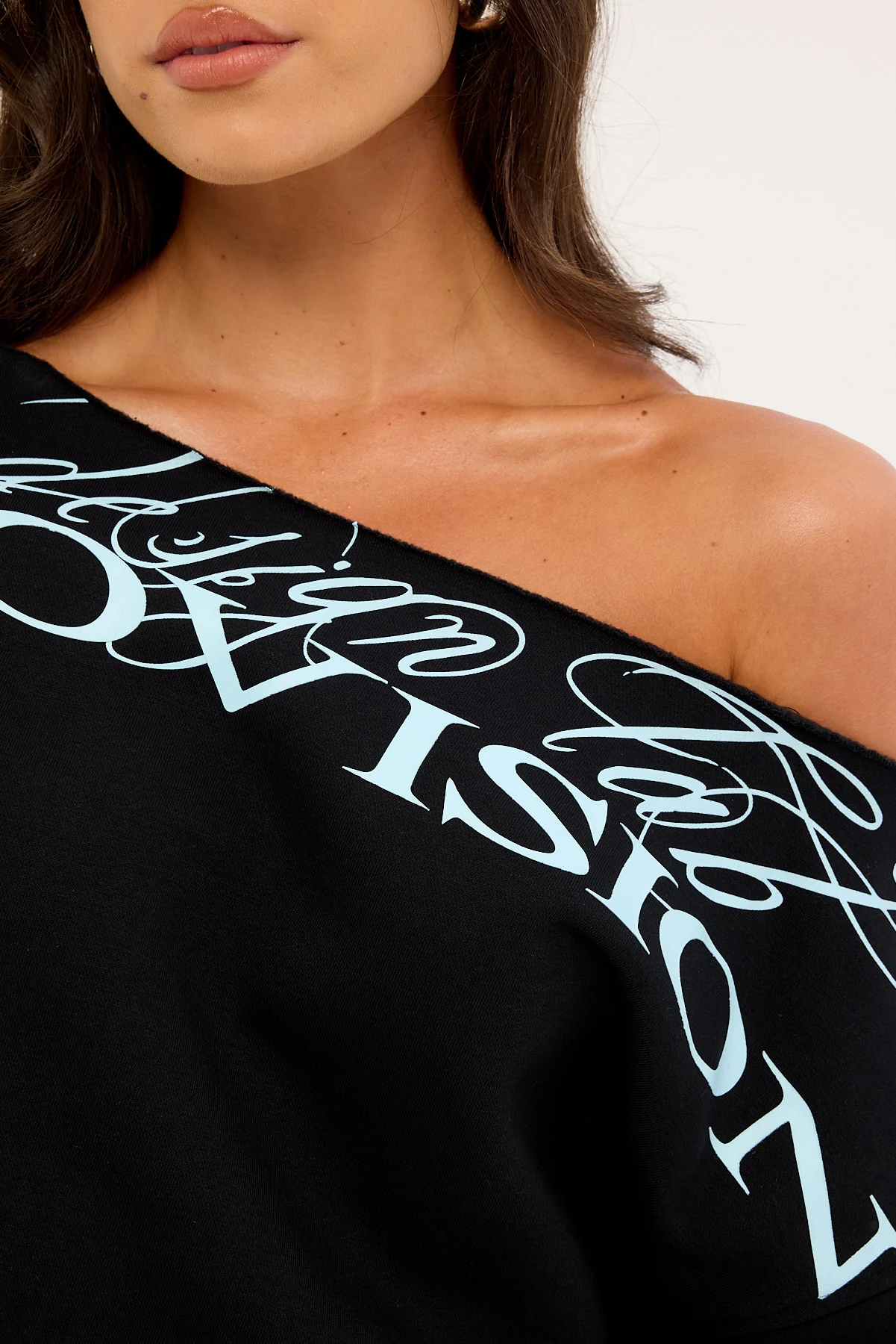 Neovision Hack Off Shoulder Crew Black - Image 3