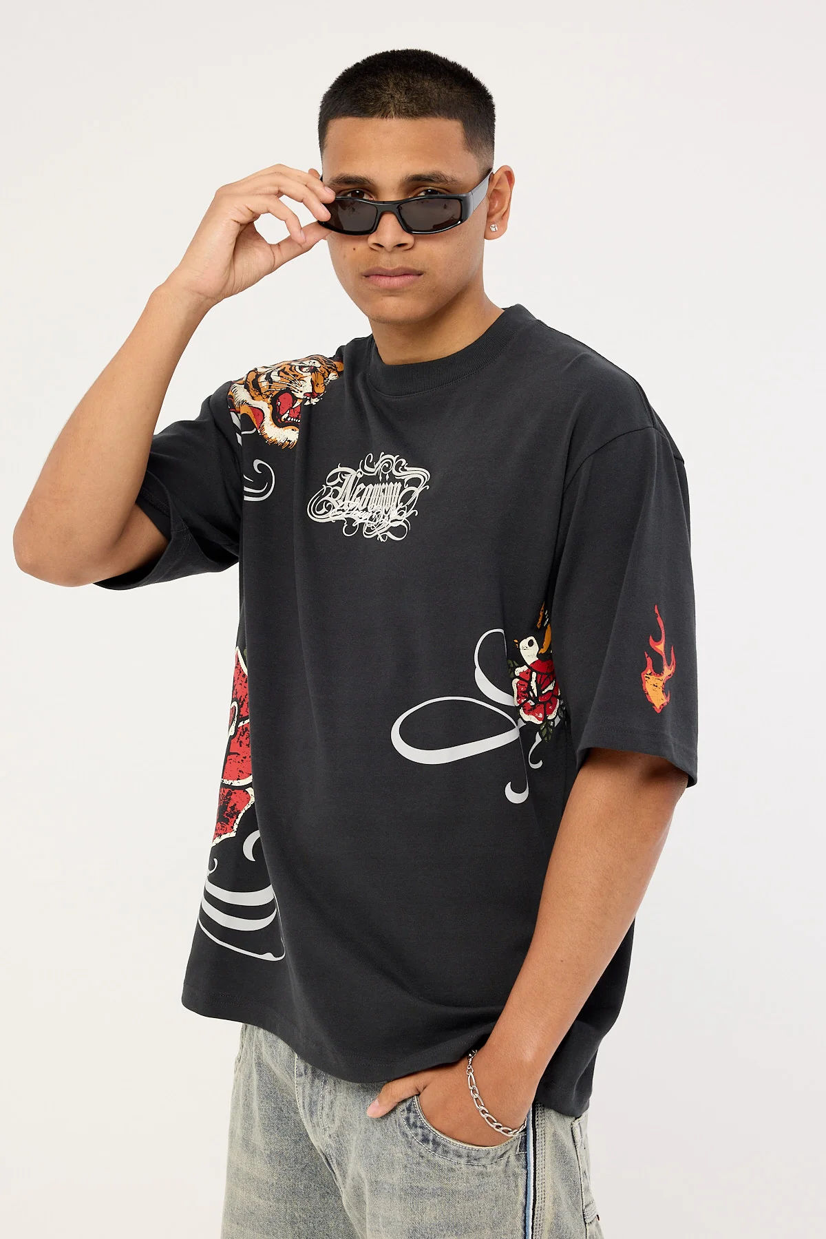 Neovision Inked Street Super Heavy Tee Washed Black - Image 8