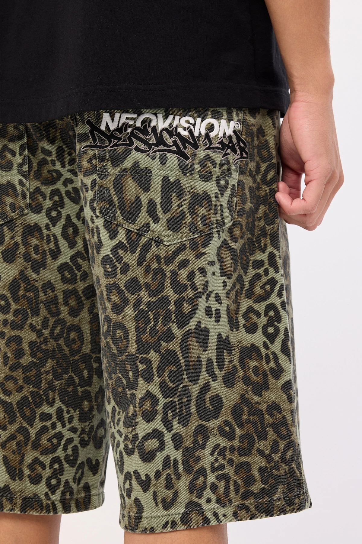 Neovision Offset Nexa Baggy Jort Green Leopard - Image 6