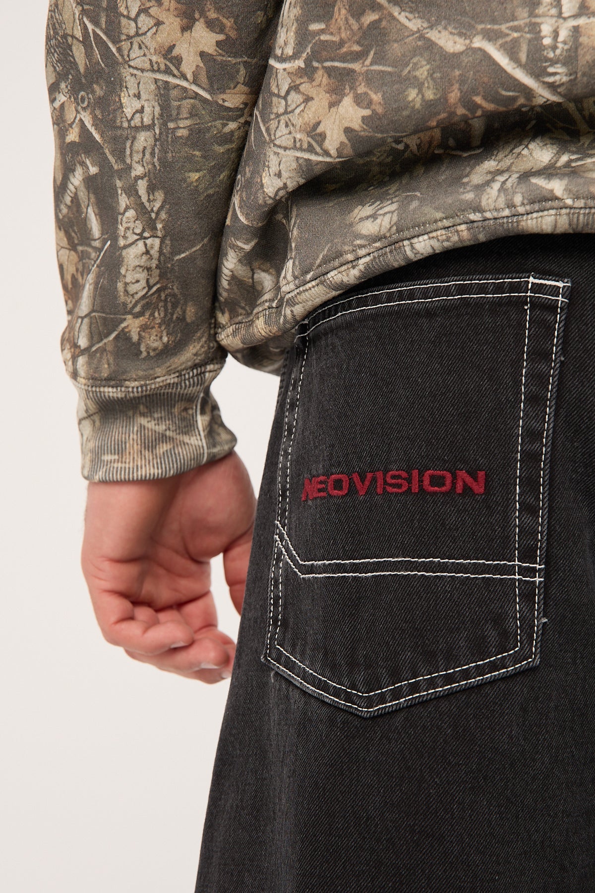 Neovision Omnix Monster Baggy Jort Onyx - Image 7