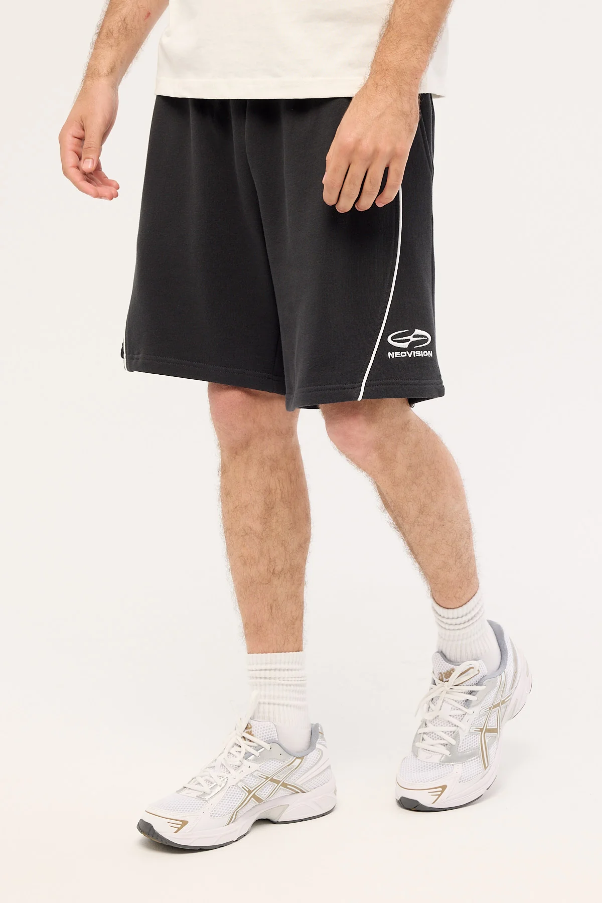 Neovision Oscillate Loopback Sweat Short Black - Image 3