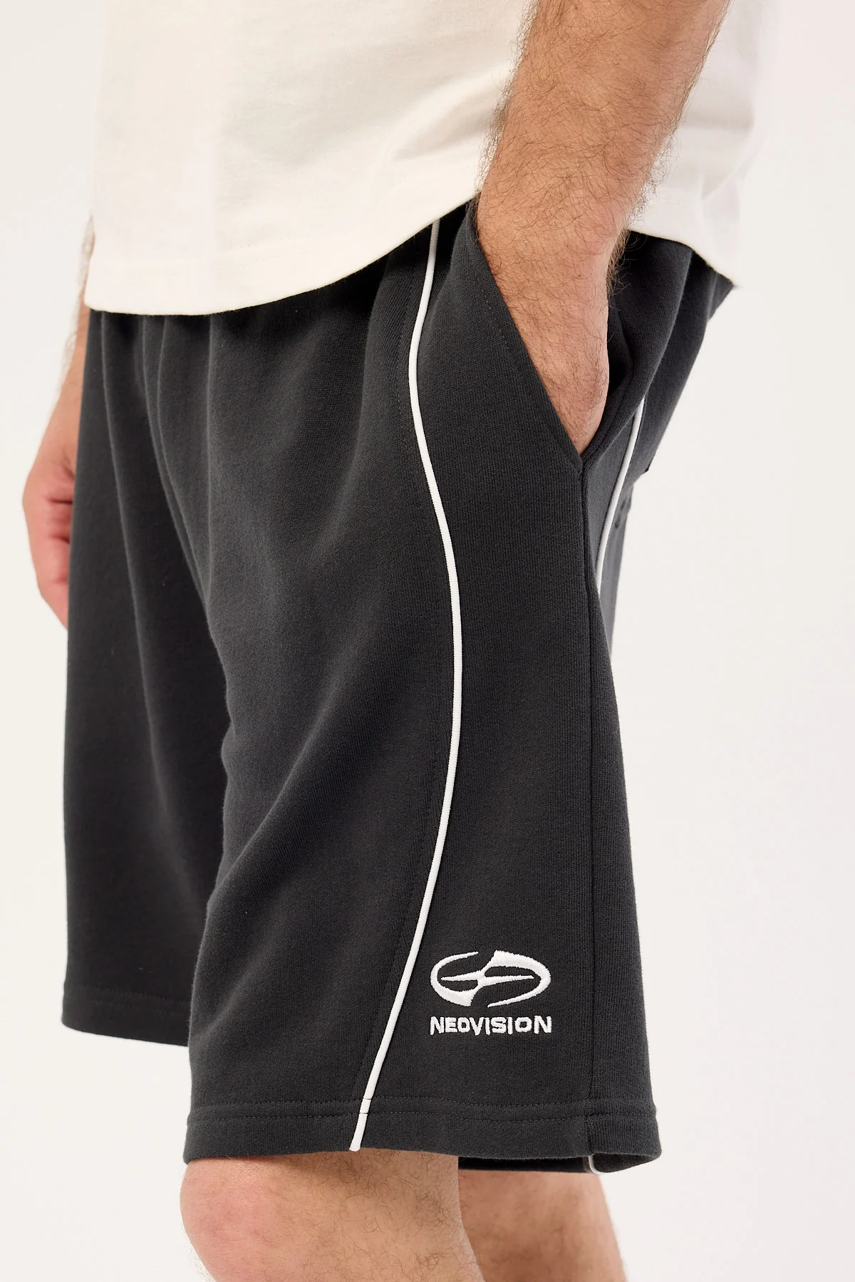 Neovision Oscillate Loopback Sweat Short Black - Image 6
