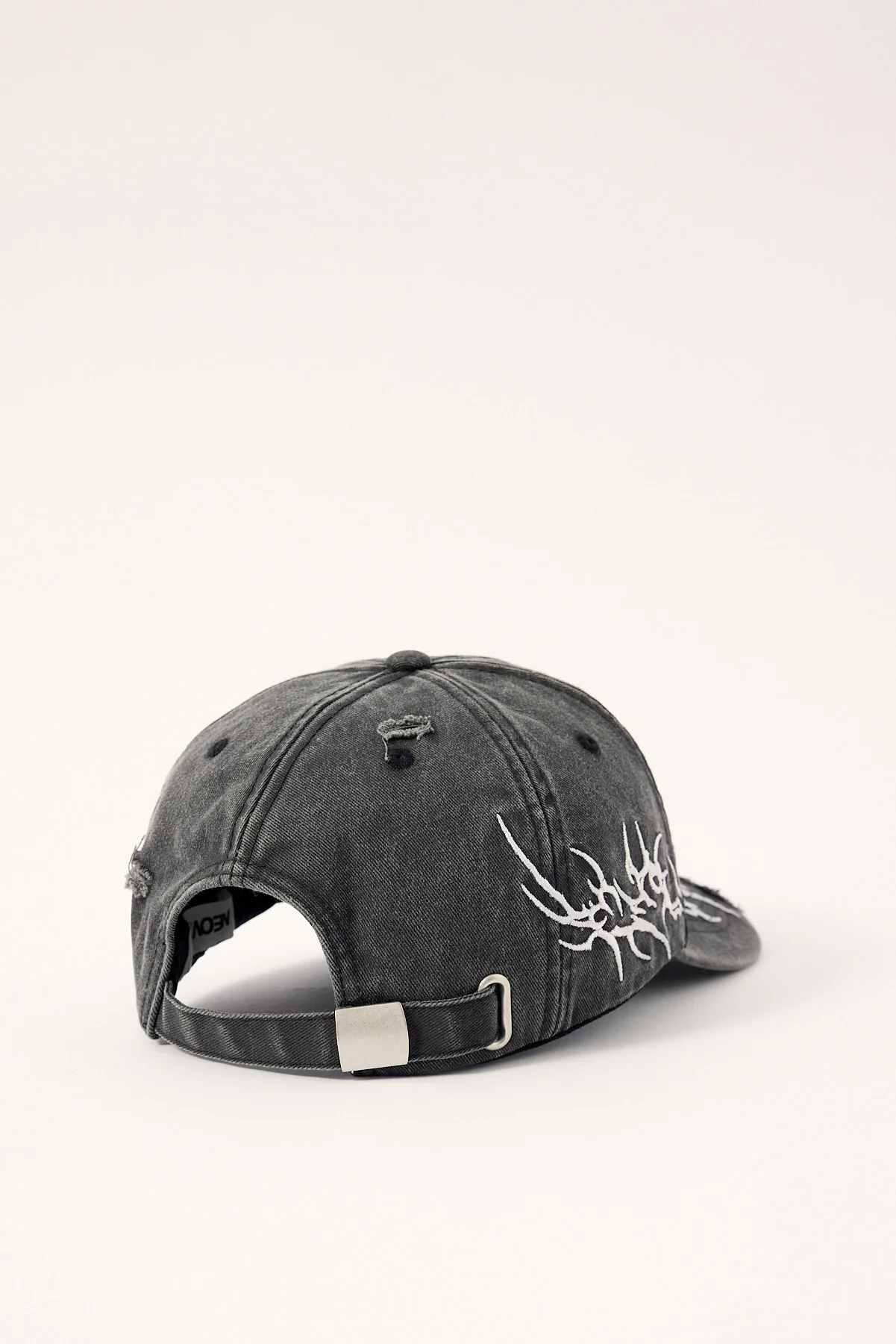 Neovision Patchy Distressed Dad Cap Washed Black - Image 4