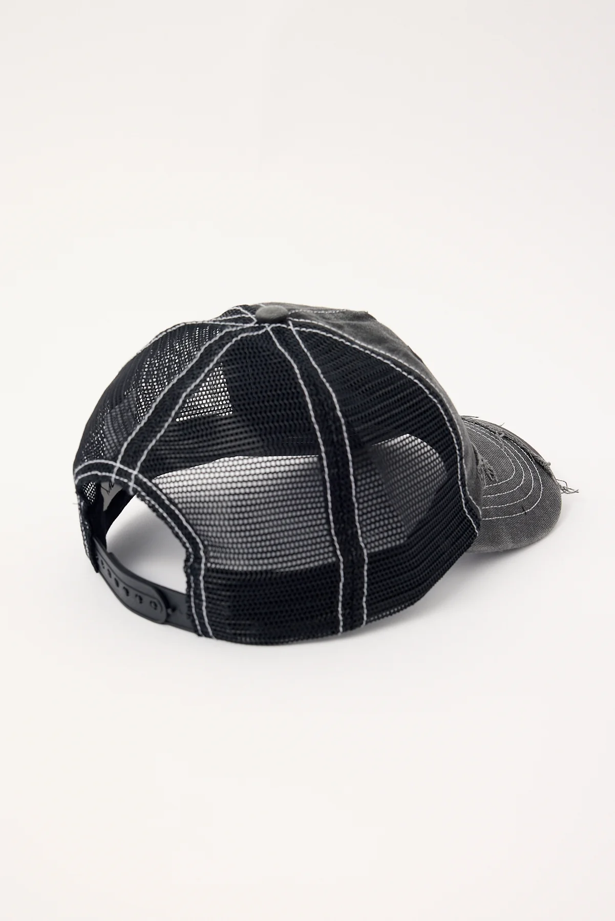 Neovision Reflekt Distressed Trucker Cap Washed Black - Image 5