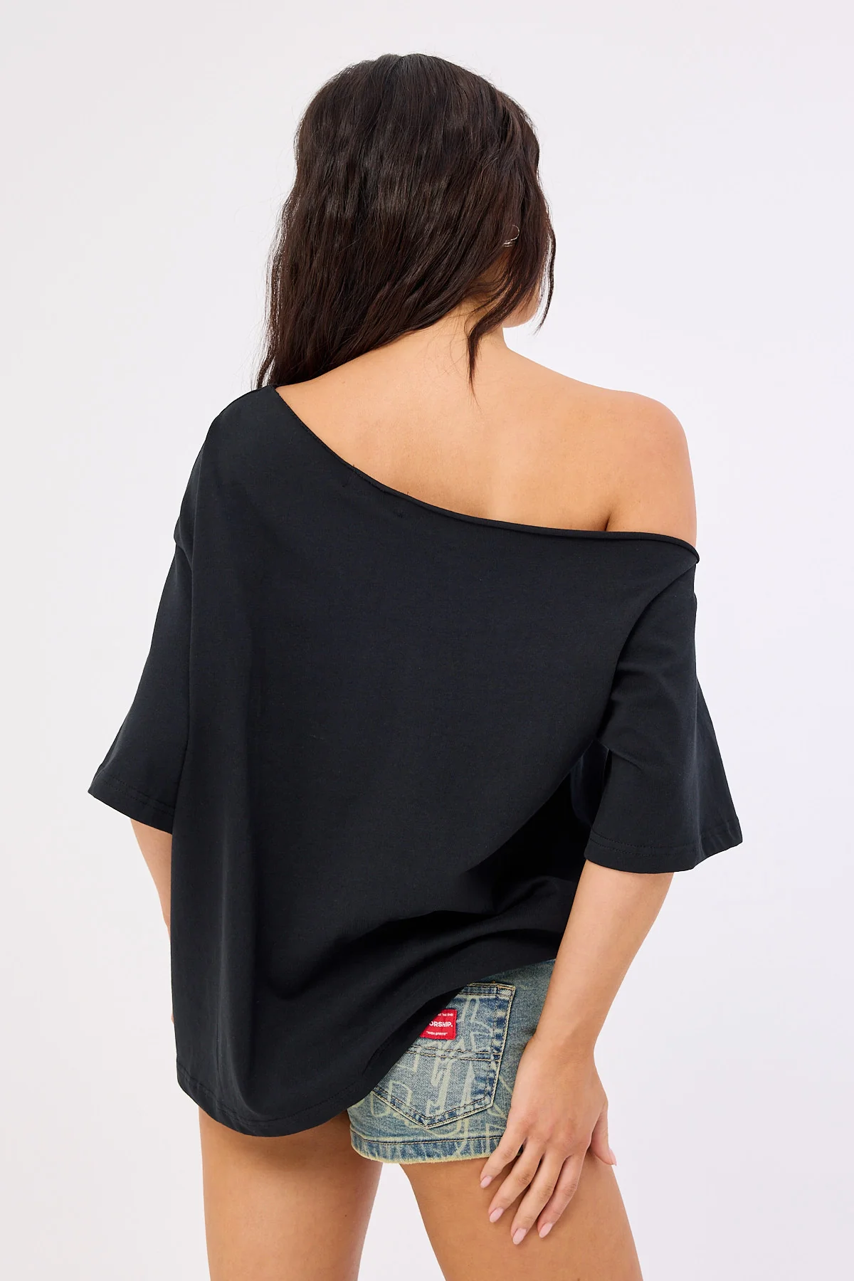 Neovision Shard Off Shoulder Relaxed Tee Black - Image 4