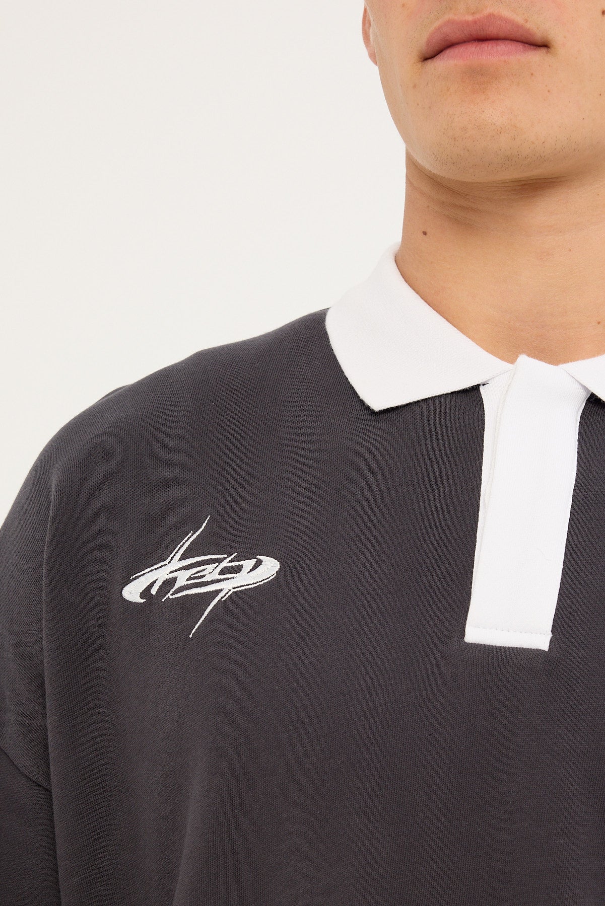 Neovision Stratus Cropped Rugby Polo Asphalt - Image 2