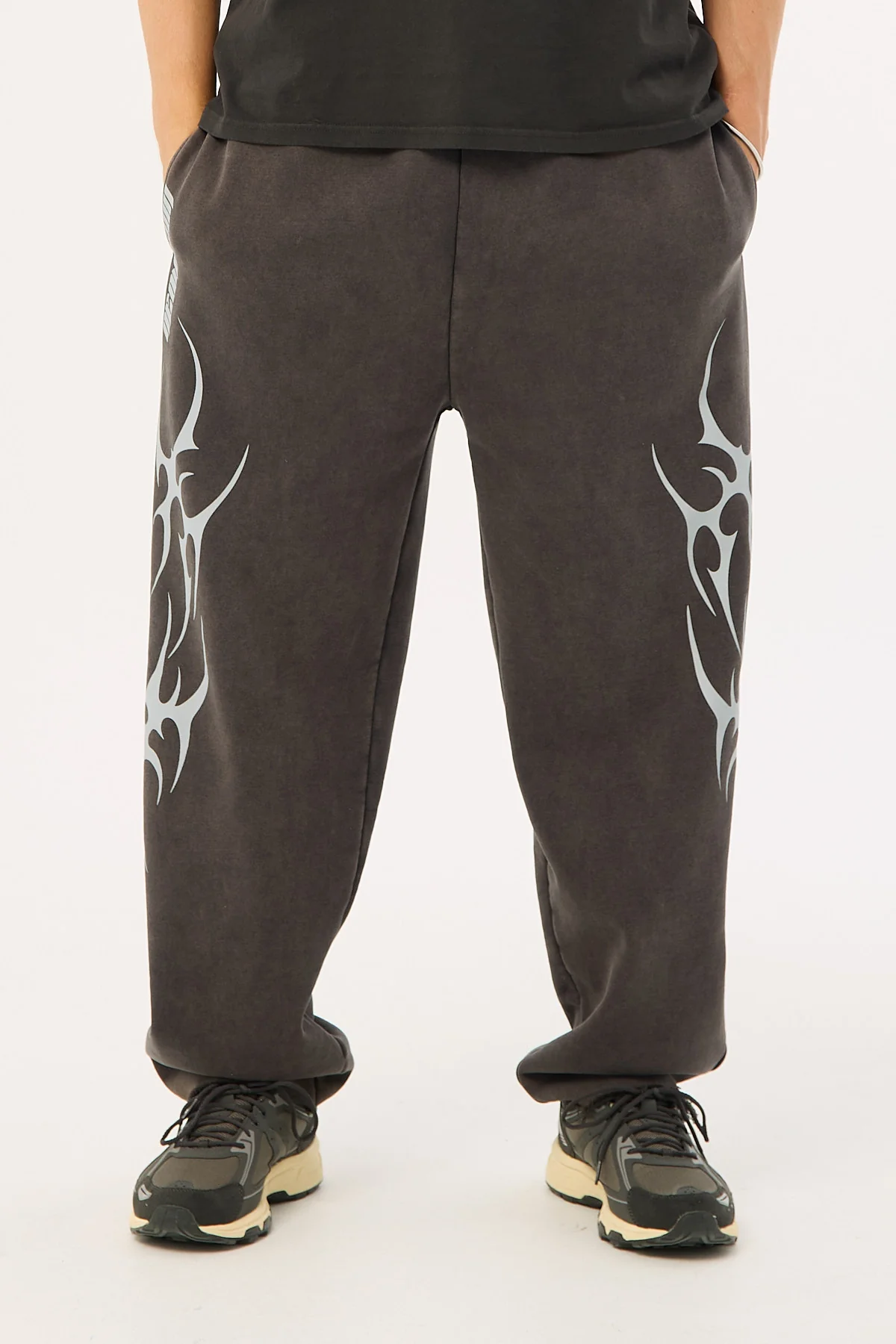 Neovision Tribal Baggy Sweatpant Washed Night Black - Image 3