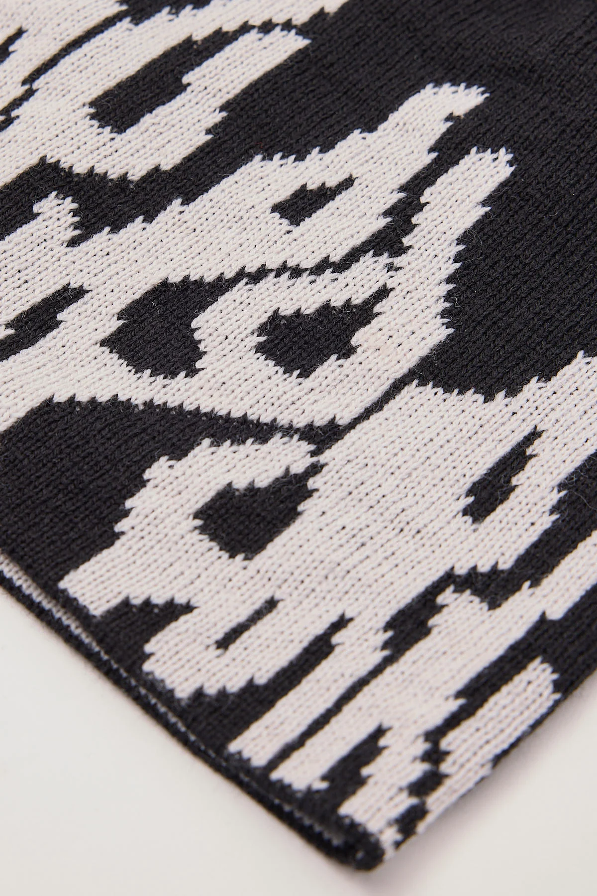 Neovision Twin Turbo Jacquard Skull Cap Beanie Black/Light Grey - Image 2