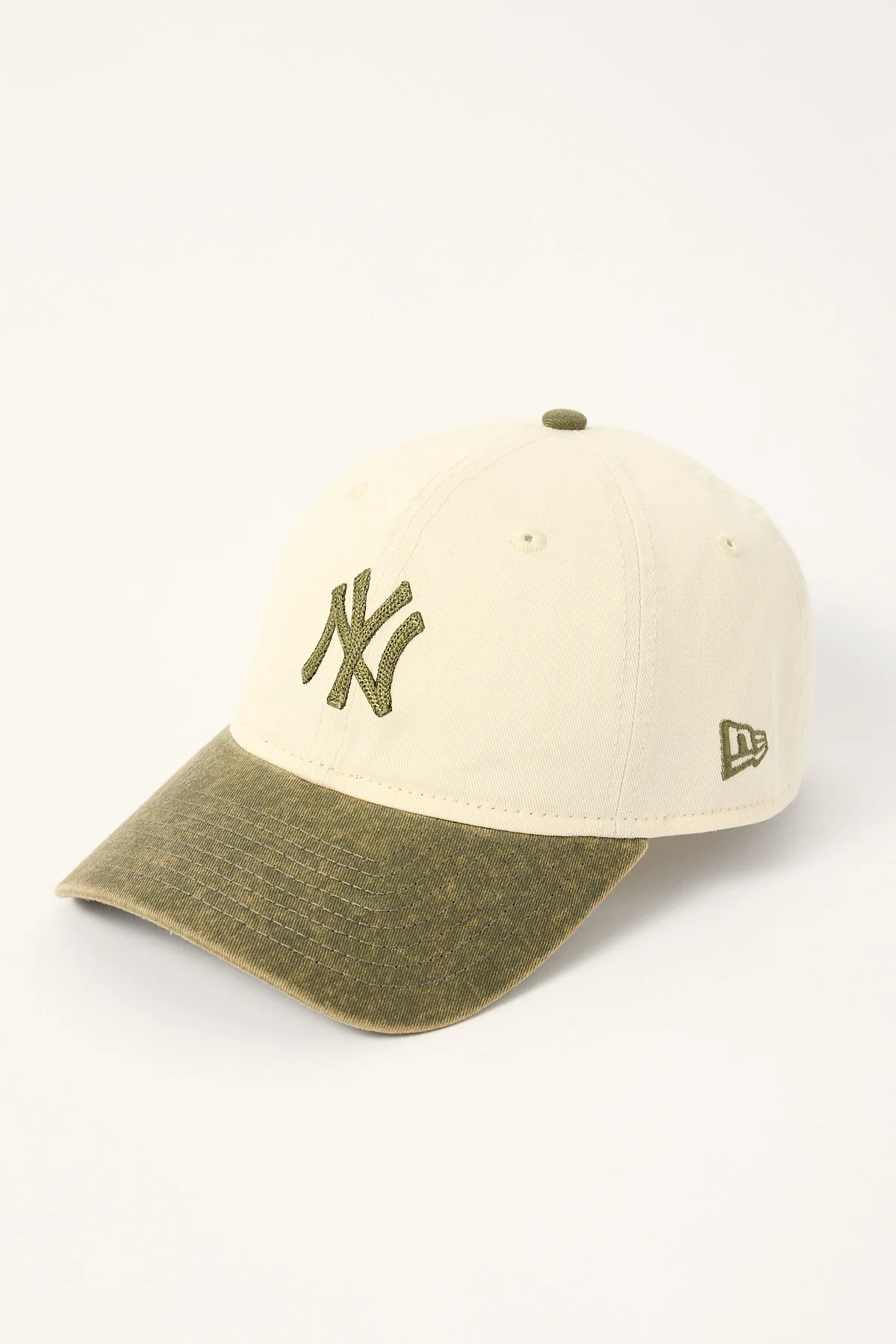 New Era 2-Tone Snow Wash 9Twenty New York Yankees Cap New Olive/New Olive Embroidery - Image 3