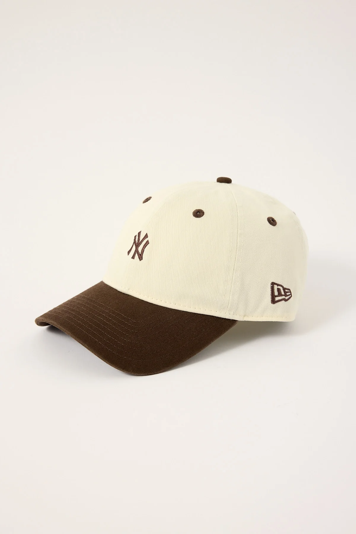 New Era 920 New York Yankees Cap Chalk/Walnut - Image 3