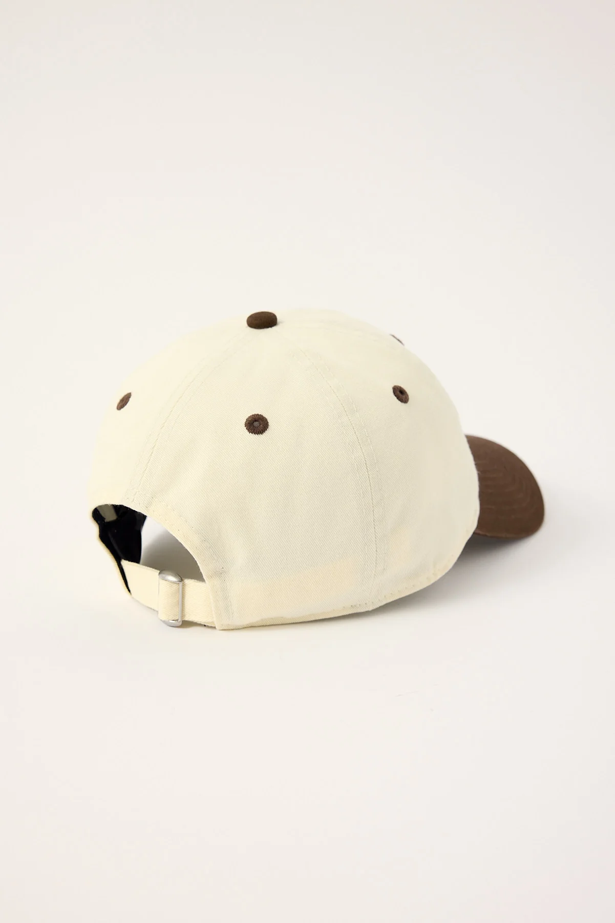 New Era 920 New York Yankees Cap Chalk/Walnut - Image 4