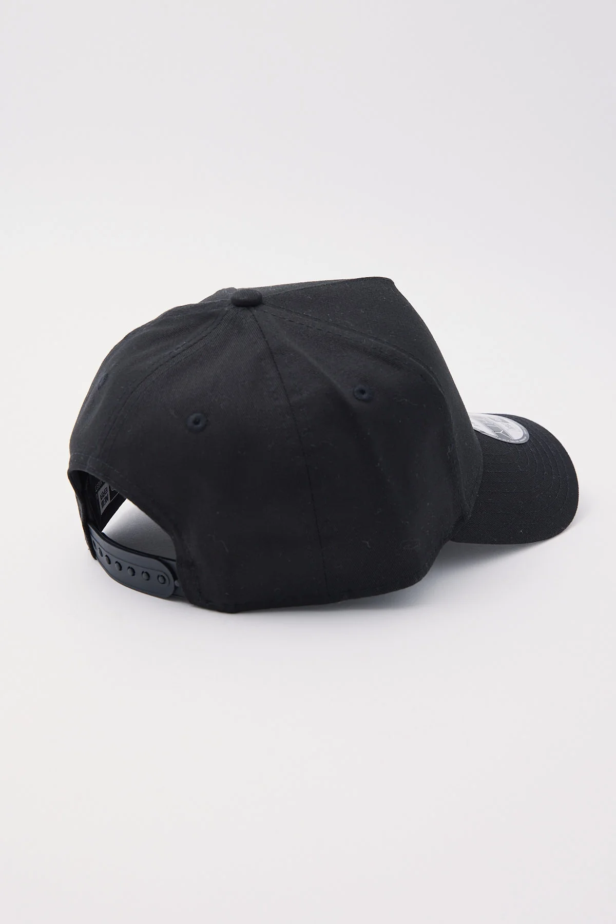 New Era 940 A-Frame New York Yankees Cap Black/White Embroidery - Image 4
