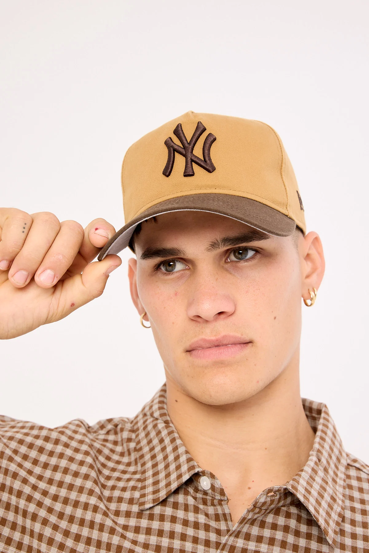 New Era 9Forty A-Frame 2 Shade Wash New York Yankees Cap Wheat/Grey UV - Image 2