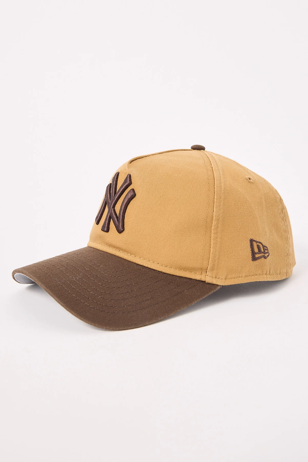 New Era 9Forty A-Frame 2 Shade Wash New York Yankees Cap Wheat/Grey UV - Image 3