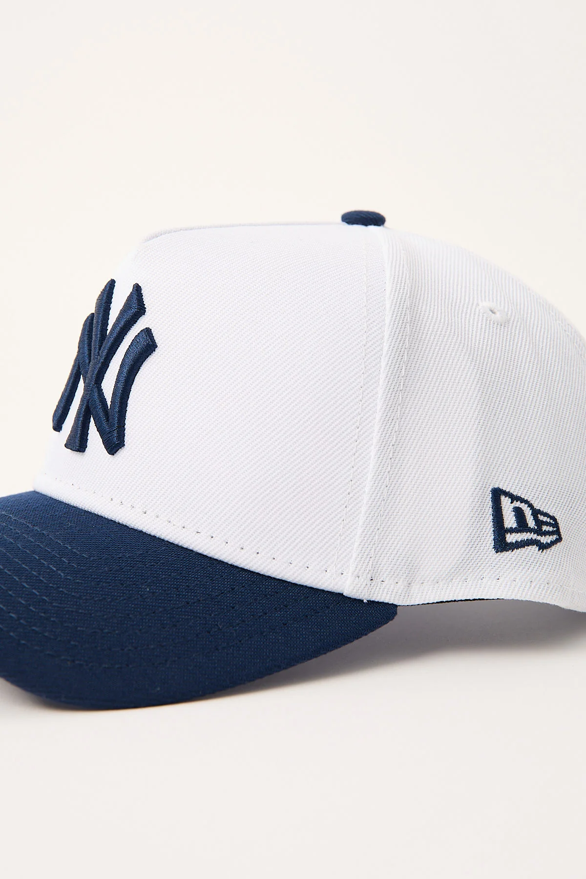 New Era 9Forty A-Frame Chrome Oceanside Repreve New York Yankee Optic White/Oceanside Blue UV - Image 3