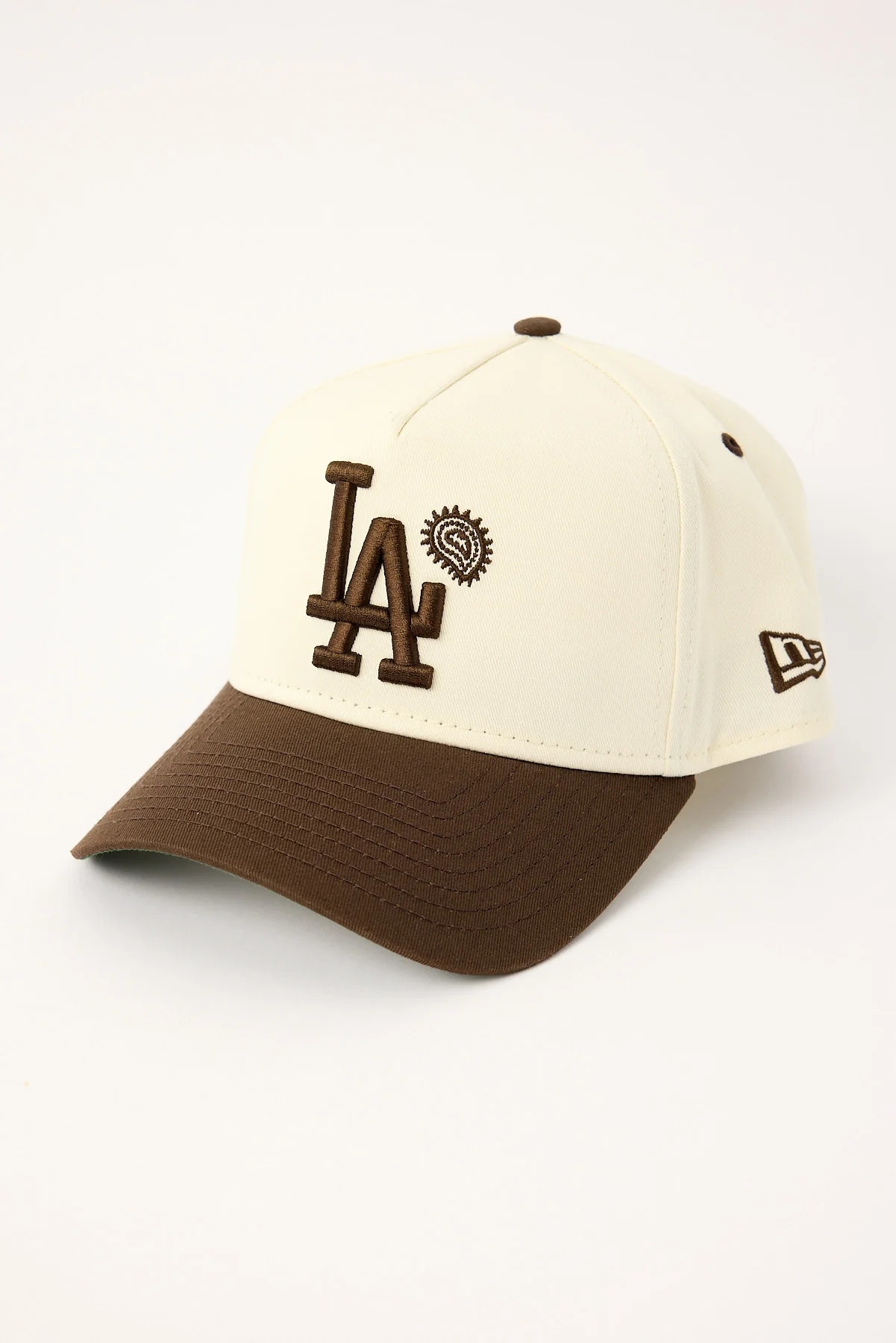 New Era 9Forty A-Frame Walnut Paisley Los Angeles Dodgers Cap Chrome White/Cilantro Green UV - Image 3