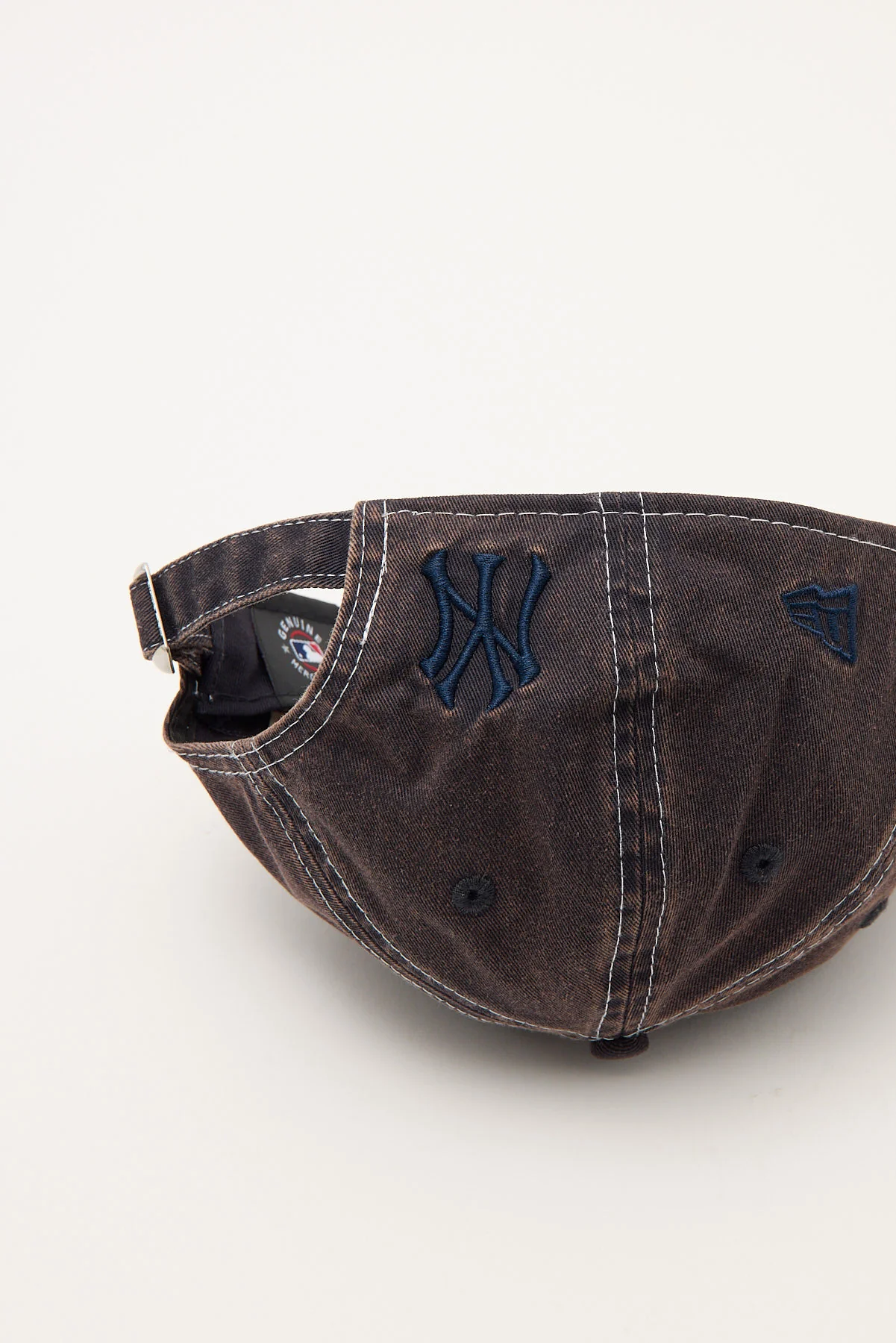 New Era 9Twenty Frayed Tonal New York Yankees Cap Navy - Image 2
