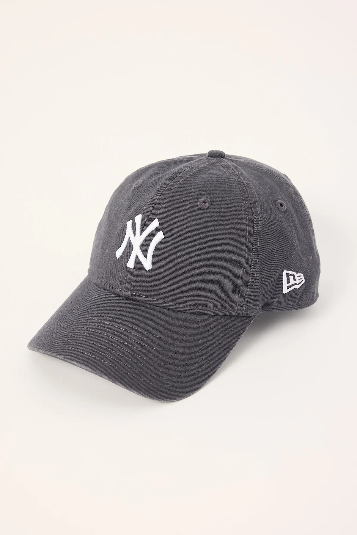 New Era 9Twenty Midi Logo New York Yankees Cap Graphite/White Embroidery - Image 3