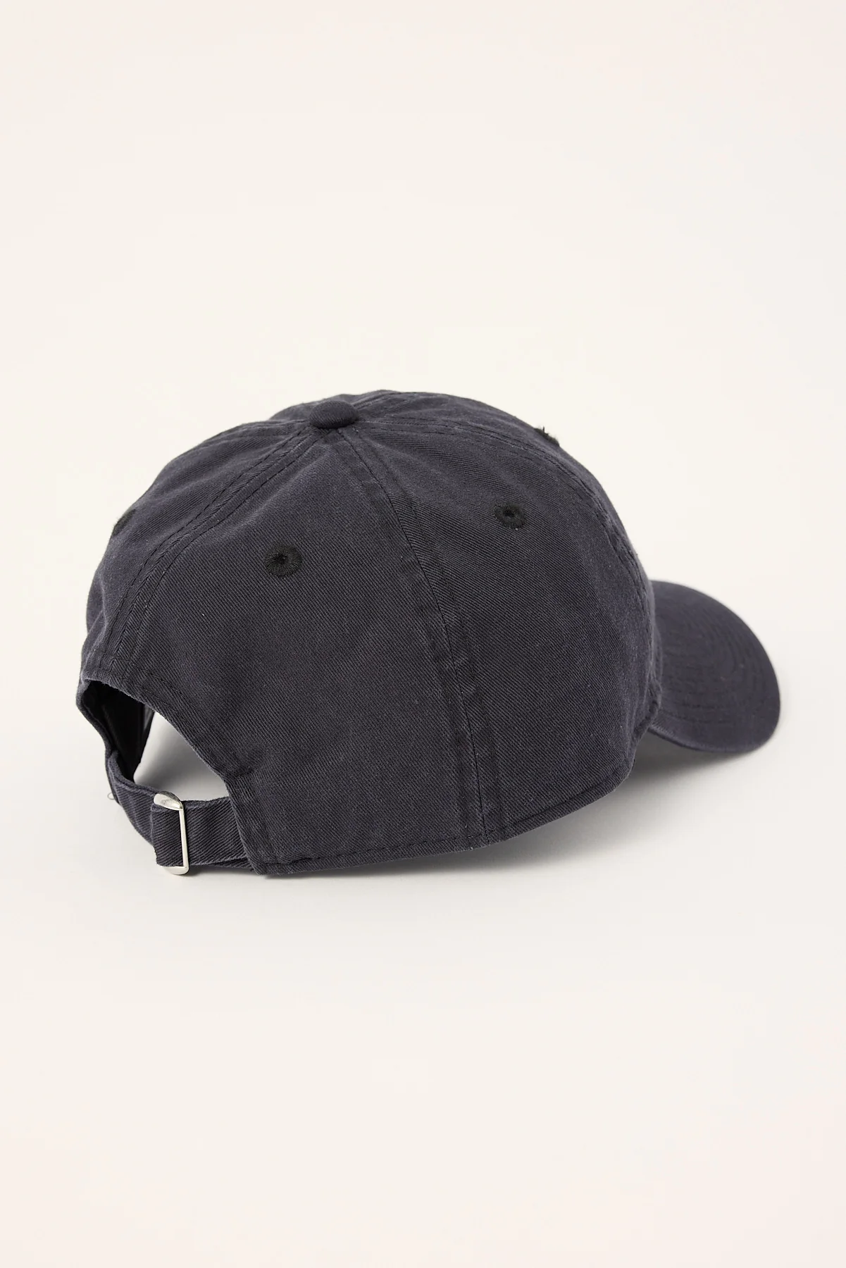 New Era 9Twenty Midi Logo New York Yankees Cap Official Team Colours - Image 6