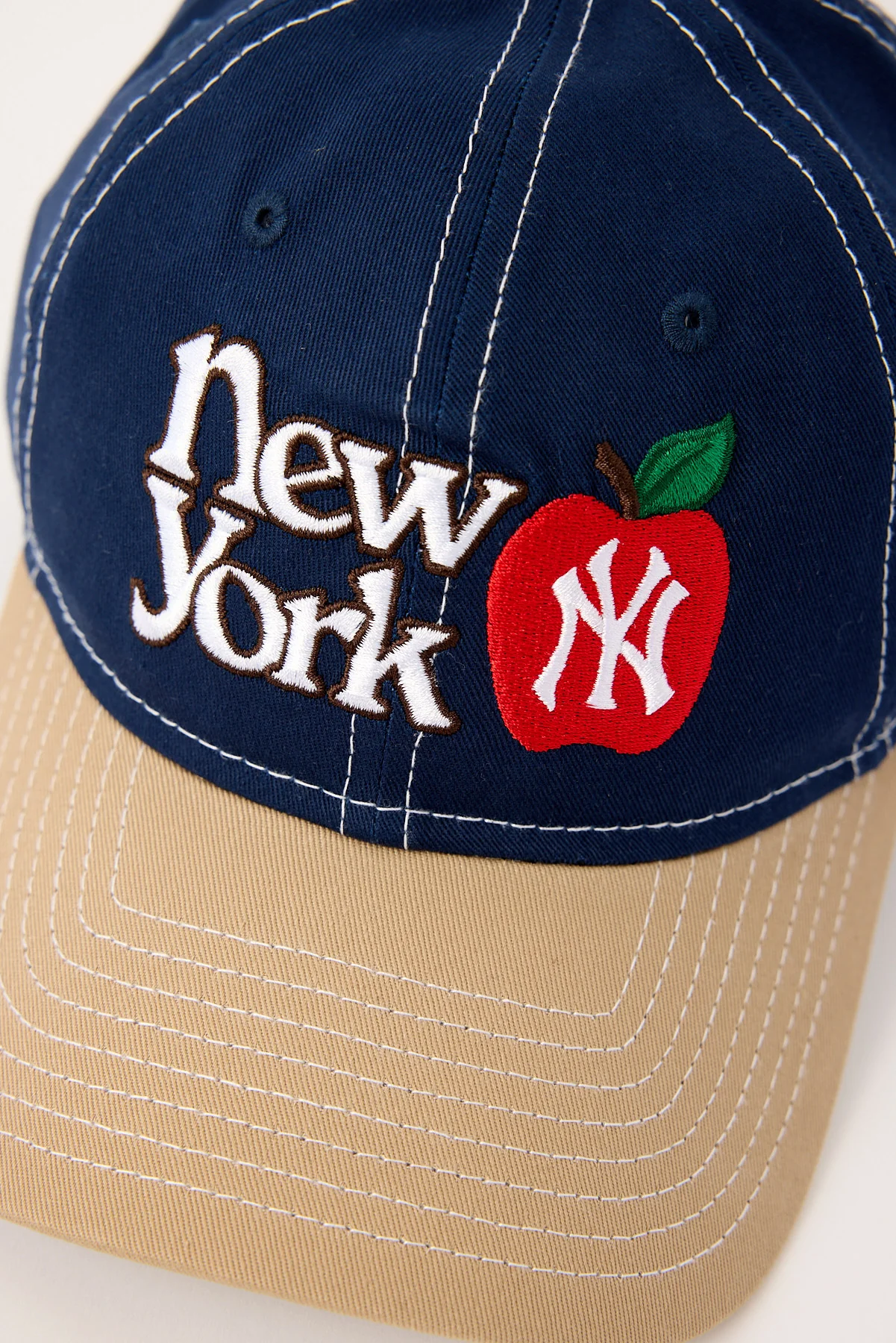 New Era 9Twenty NY Apple Contrast New York Yankees Cap Oceanside Blue/Camel UV - Image 2