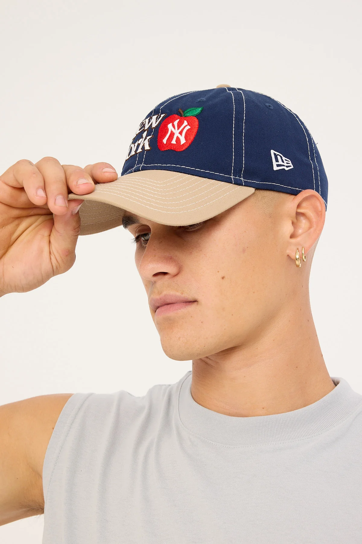 New Era 9Twenty NY Apple Contrast New York Yankees Cap Oceanside Blue/Camel UV - Image 3