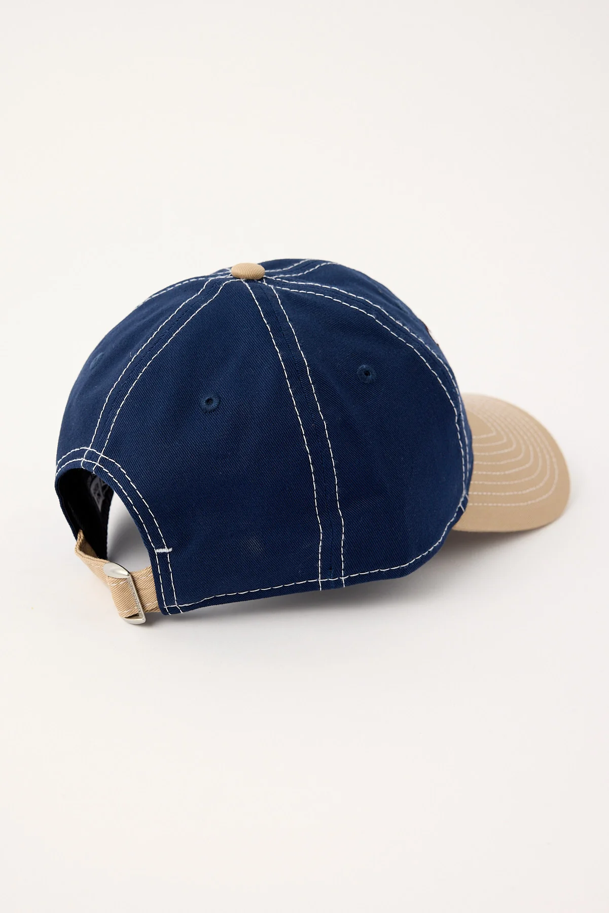 New Era 9Twenty NY Apple Contrast New York Yankees Cap Oceanside Blue/Camel UV - Image 5