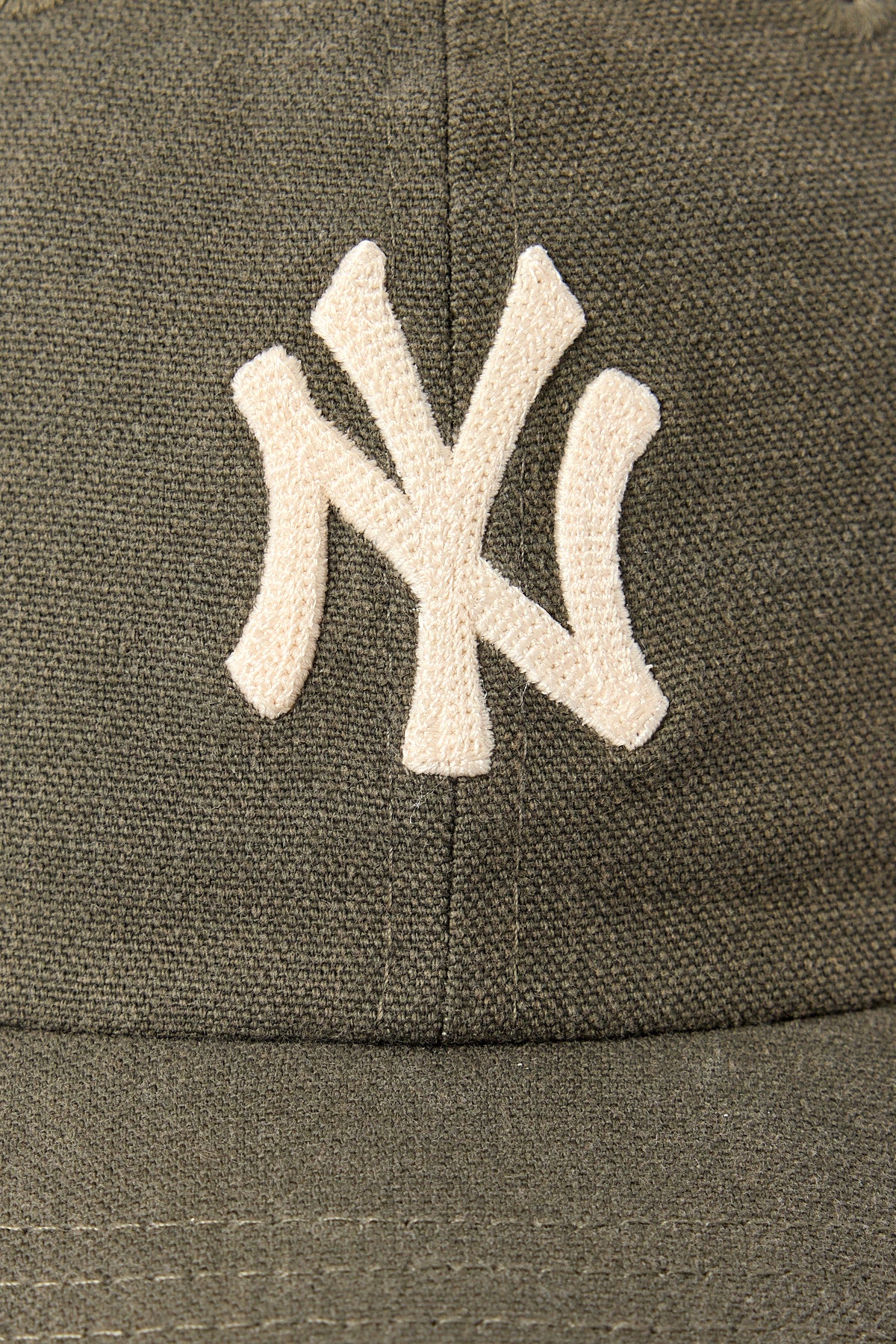 New Era Casual Classic Canvas Chainstitch New York Yankees Cap Moss/Moss UV - Image 2