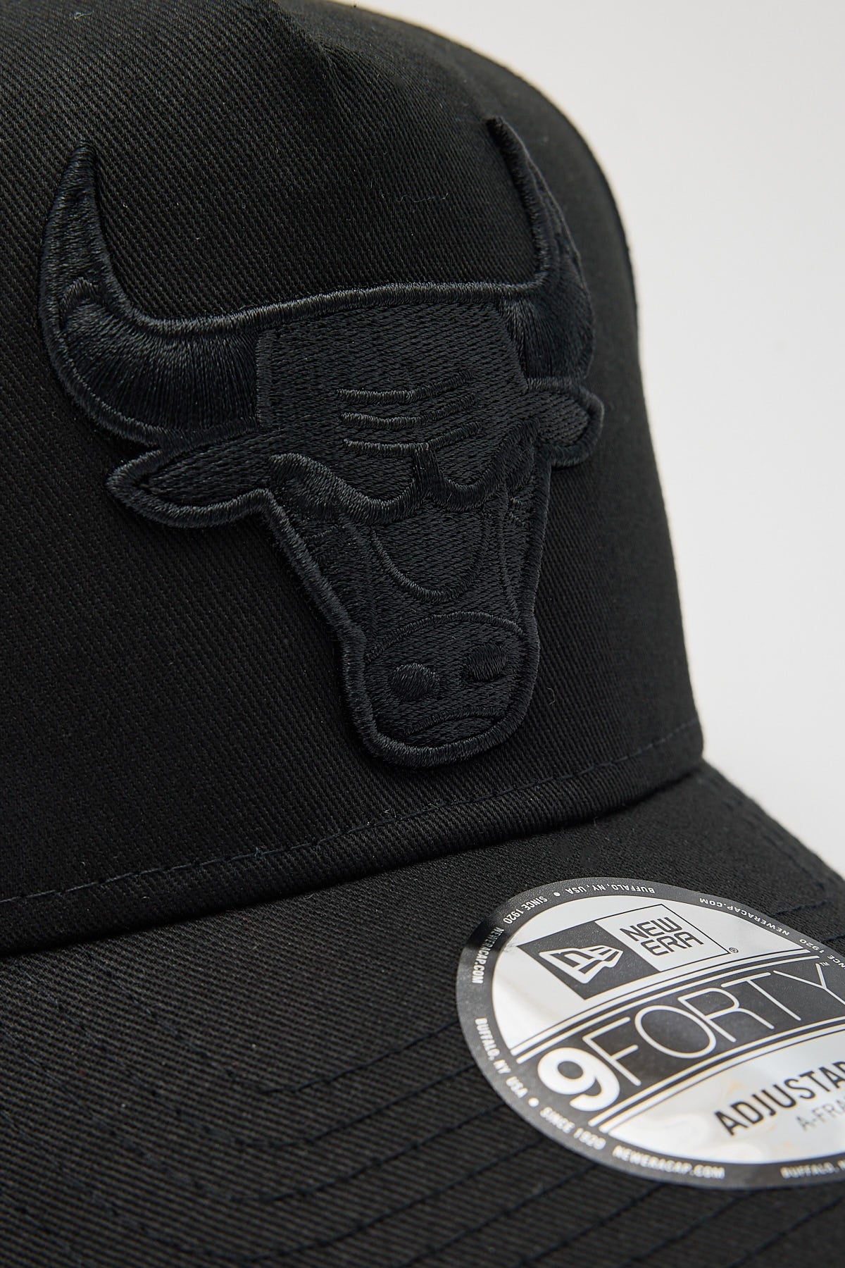 New Era Chicago Bulls 9Forty A-Frame Cap Black/Black Embroidery - Image 3