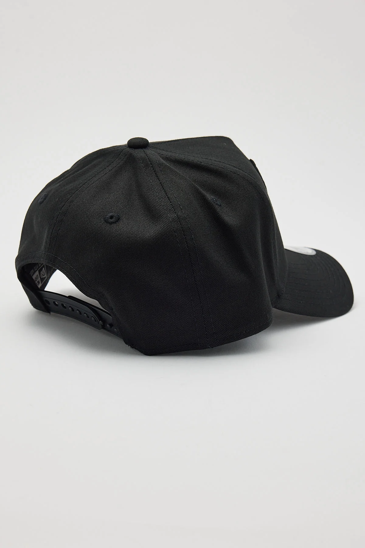 New Era Chicago Bulls 9Forty A-Frame Cap Black/Black Embroidery - Image 4