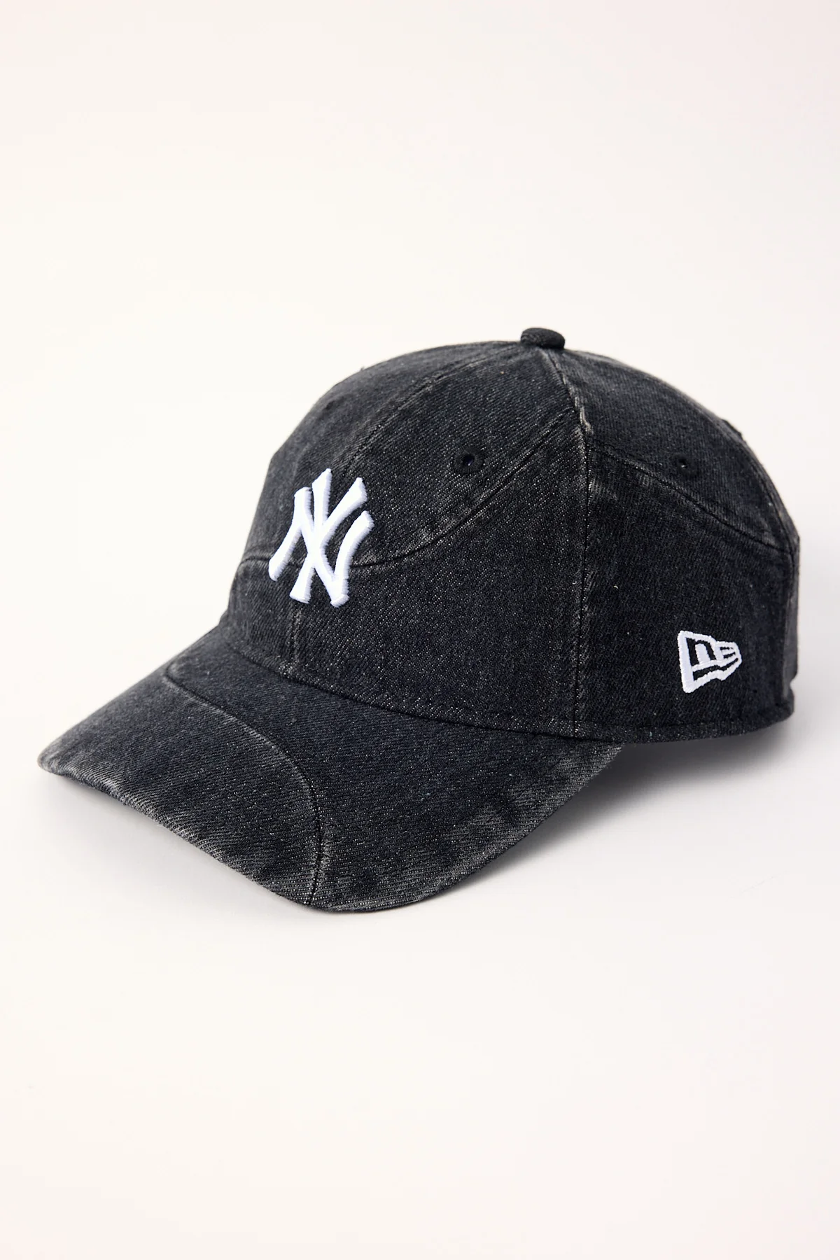 New Era Denim Curve 9Twenty New York Yankees Cap Black Denim - Image 2