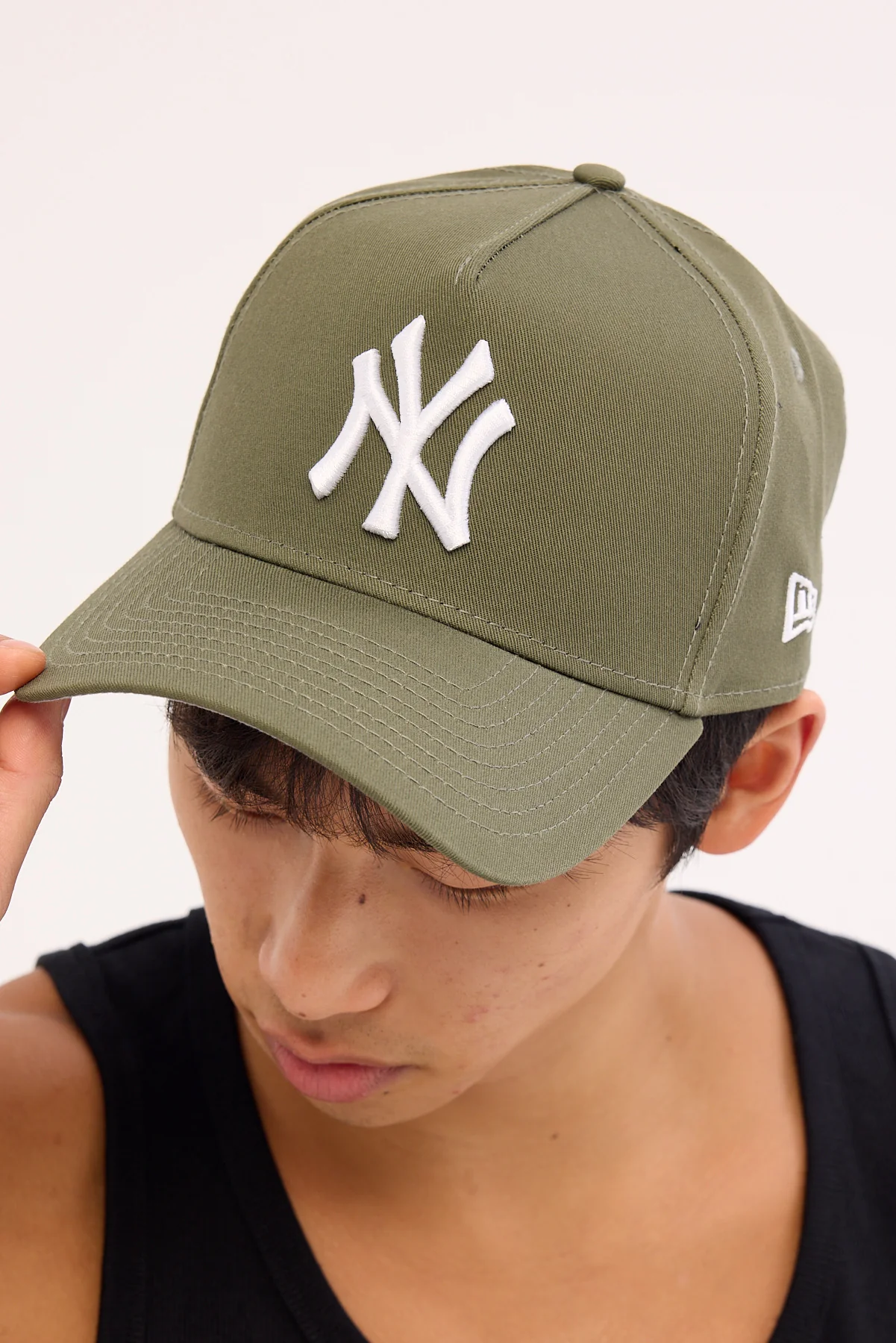New Era Festive Script 9Forty A-Frame New York Yankees Cap New Olive/Grey Embroidery - Image 3