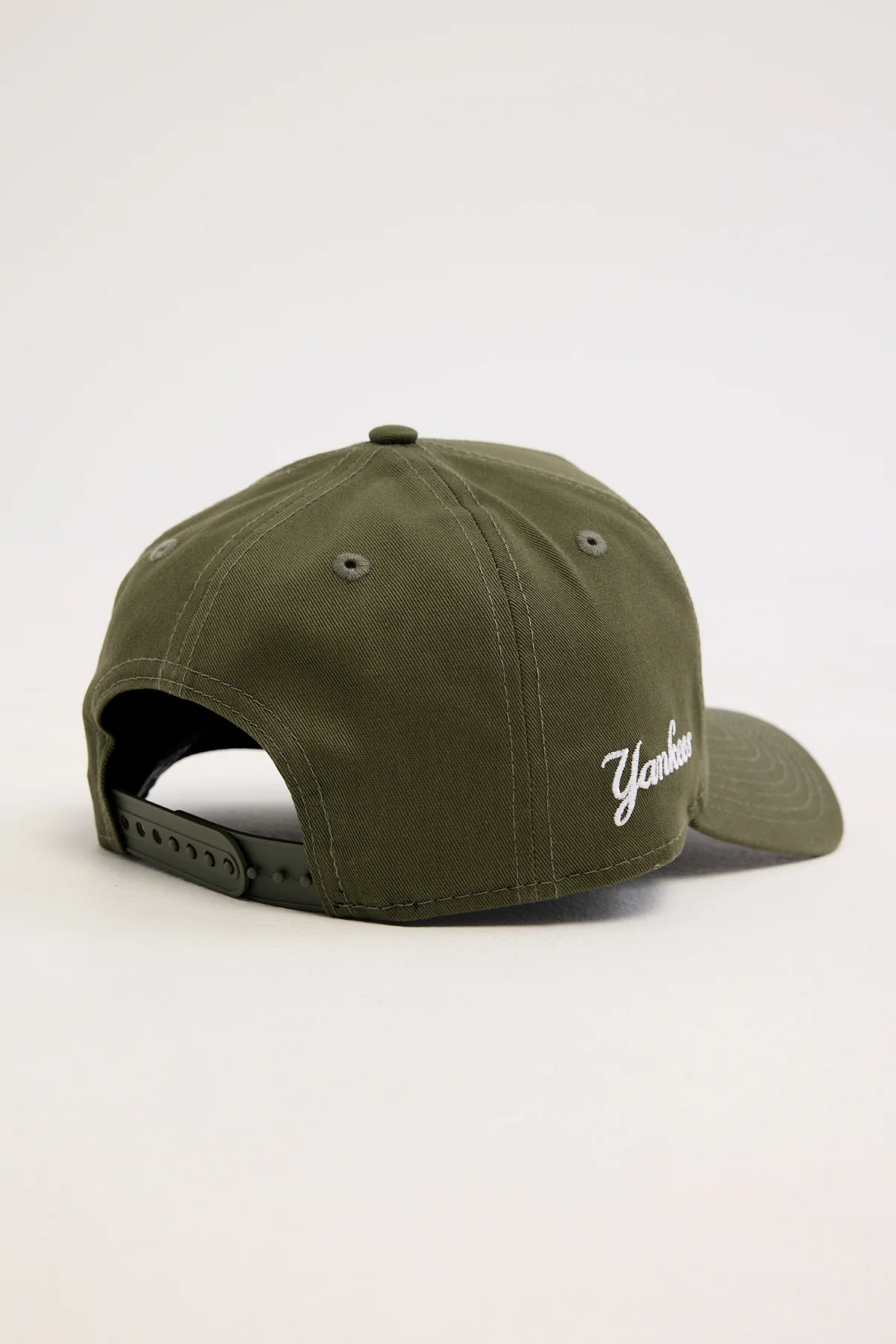 New Era Festive Script 9Forty A-Frame New York Yankees Cap New Olive/Grey Embroidery - Image 4