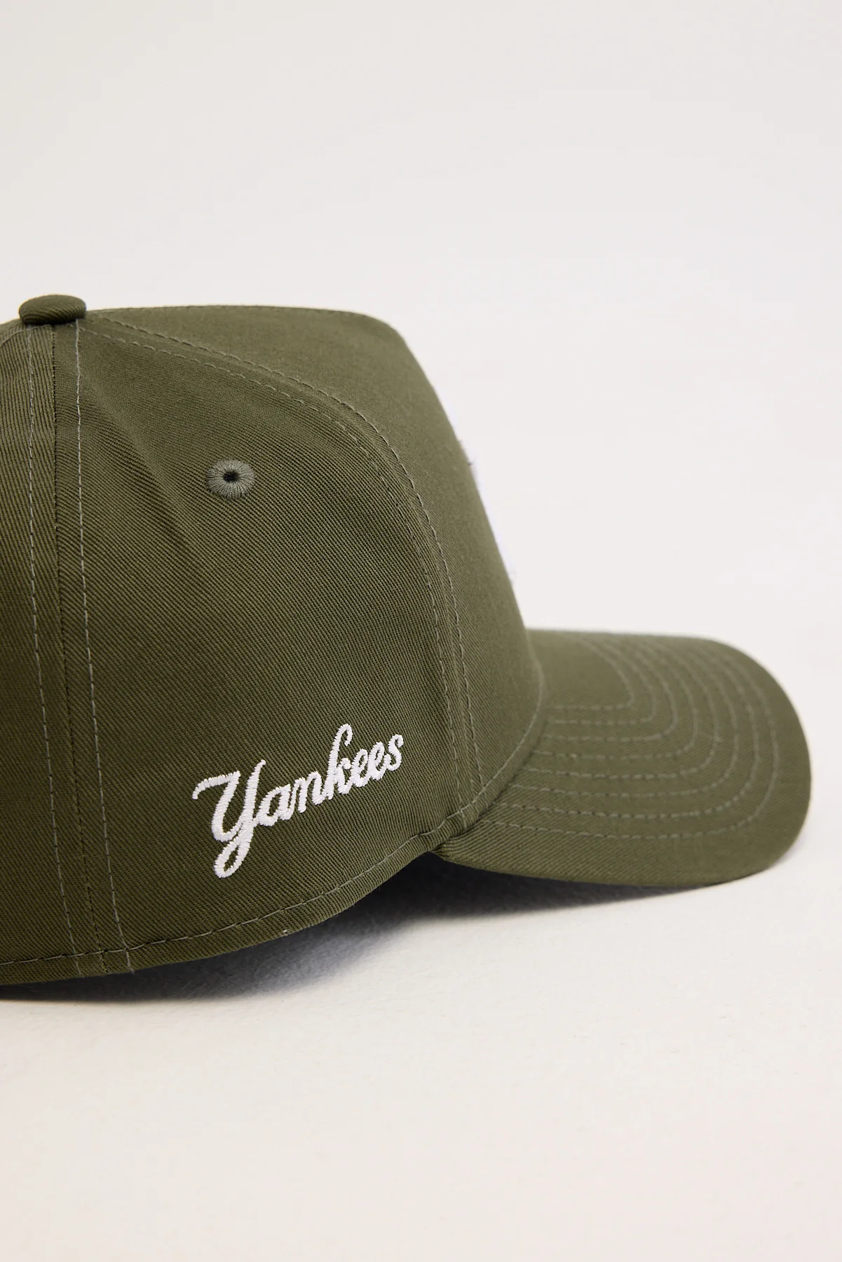 New Era Festive Script 9Forty A-Frame New York Yankees Cap New Olive/Grey Embroidery - Image 5