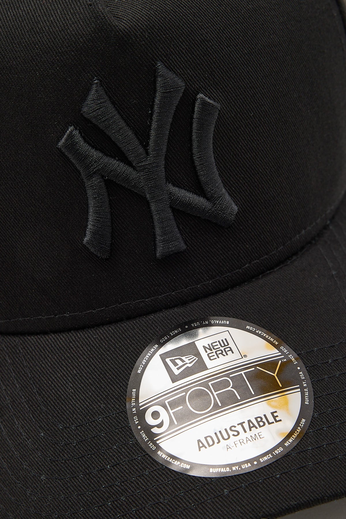 New Era New York Yankees 9Forty A-Frame Cap Black/Black Embroidery - Image 3