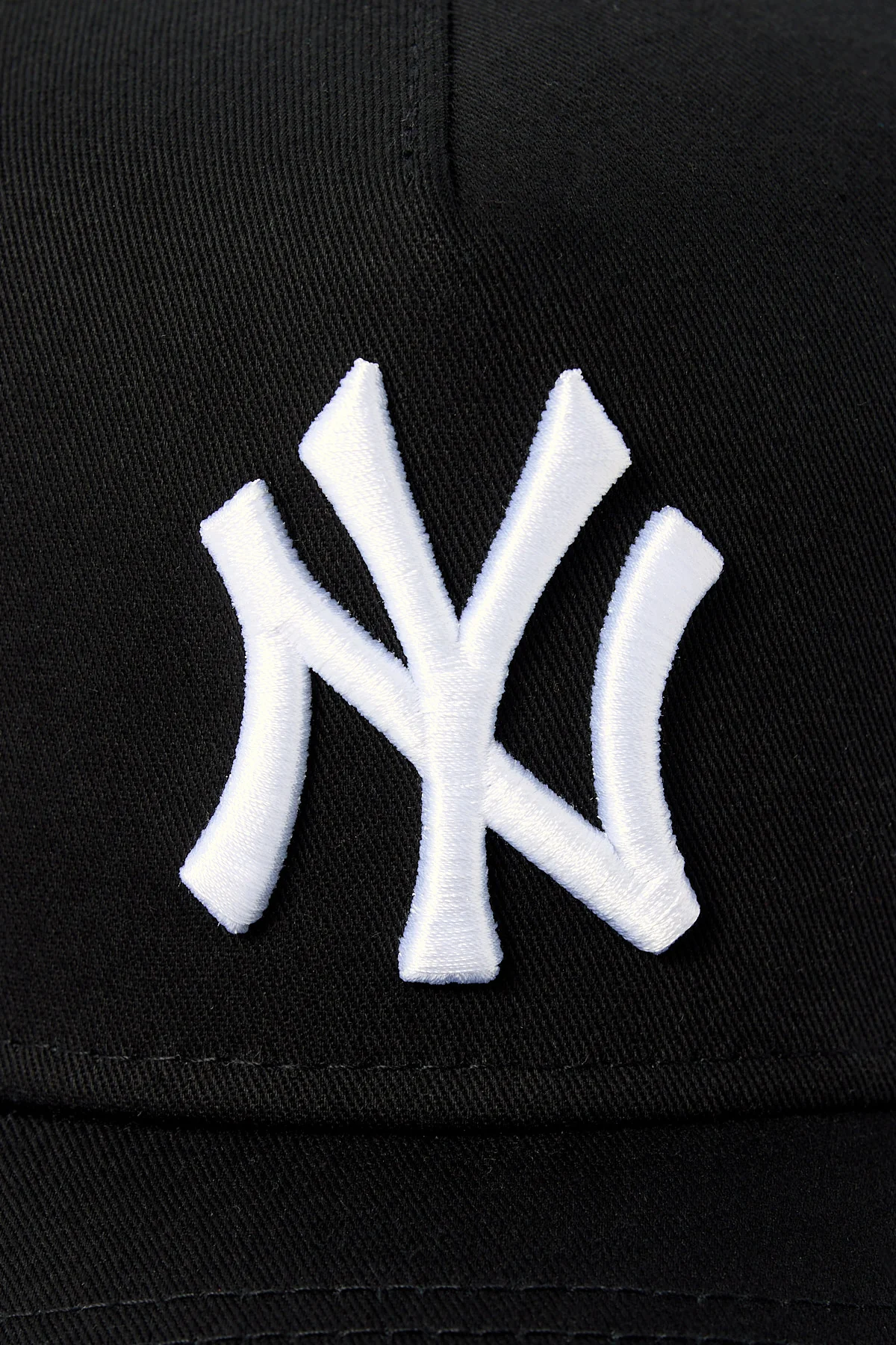 New Era Script Seasonal 9Forty A-Frame New York Yankees Cap Black/Grey - Image 2