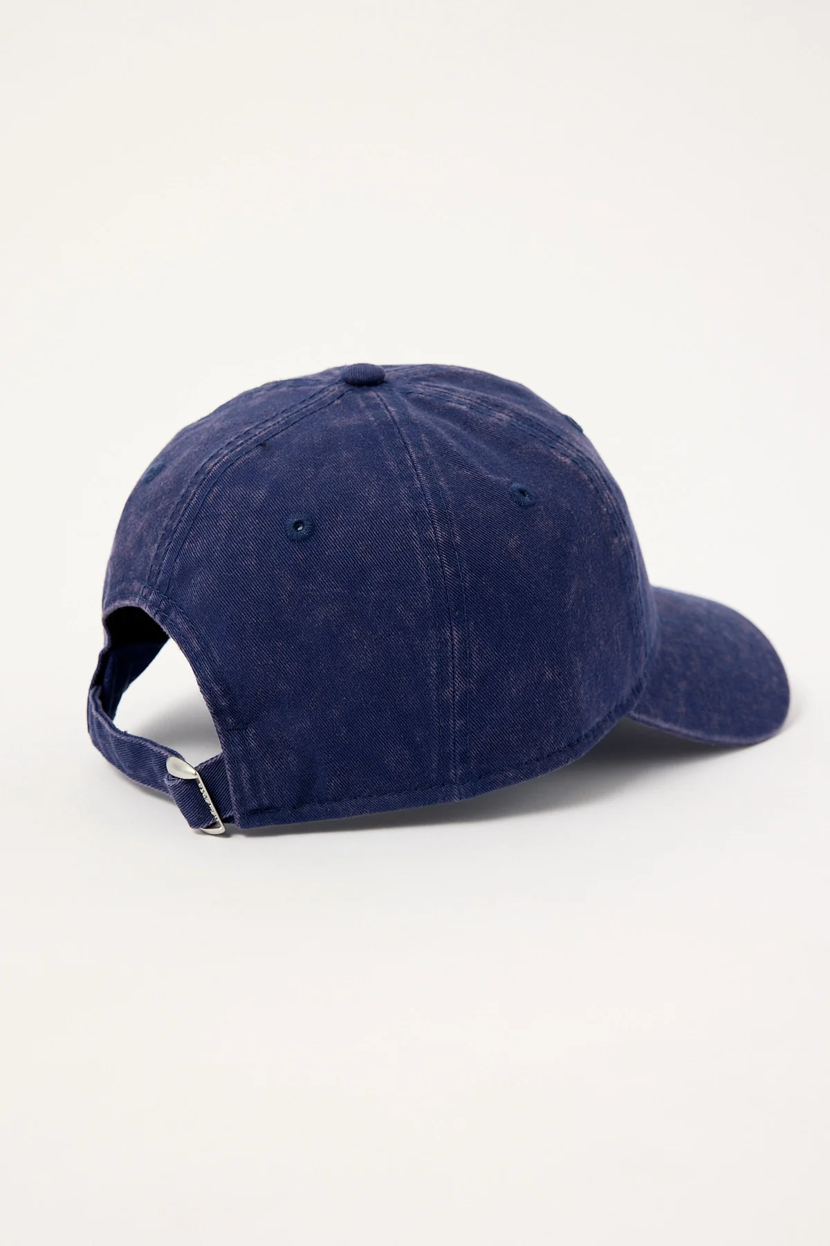 New Era Snow Wash 9Twenty New York Yankees Cap Light Navy - Image 4