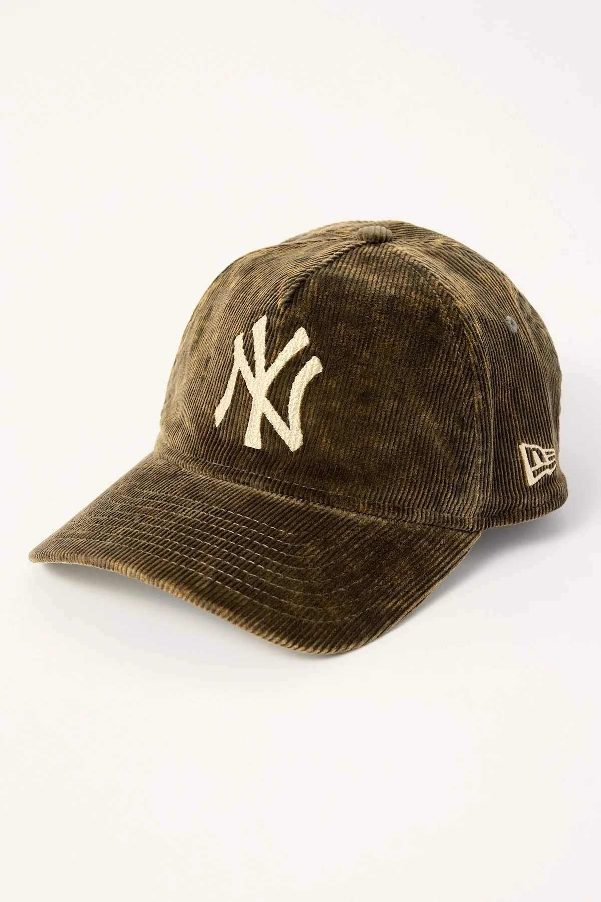 New Era Washed Cord 9Twenty A-Frame New York Yankees Cap New Olive/Grey - Image 3