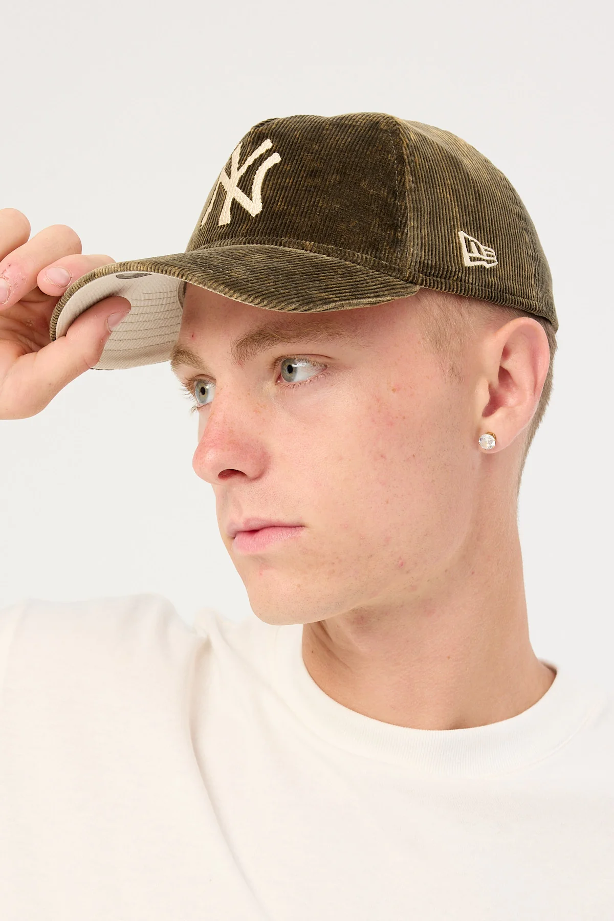 New Era Washed Cord 9Twenty A-Frame New York Yankees Cap New Olive/Grey - Image 5