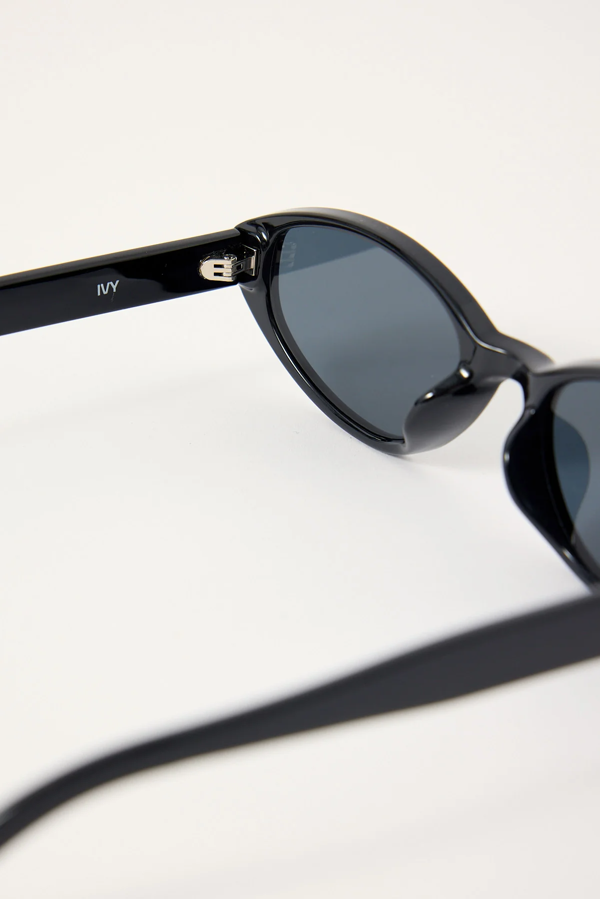 Otra Ivy Black Black - Image 3