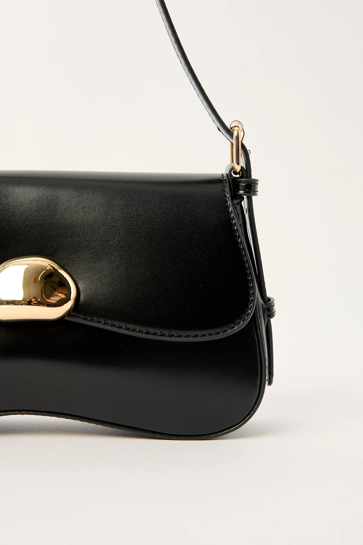 Perfect Stranger Betty Handbag Black - Image 2