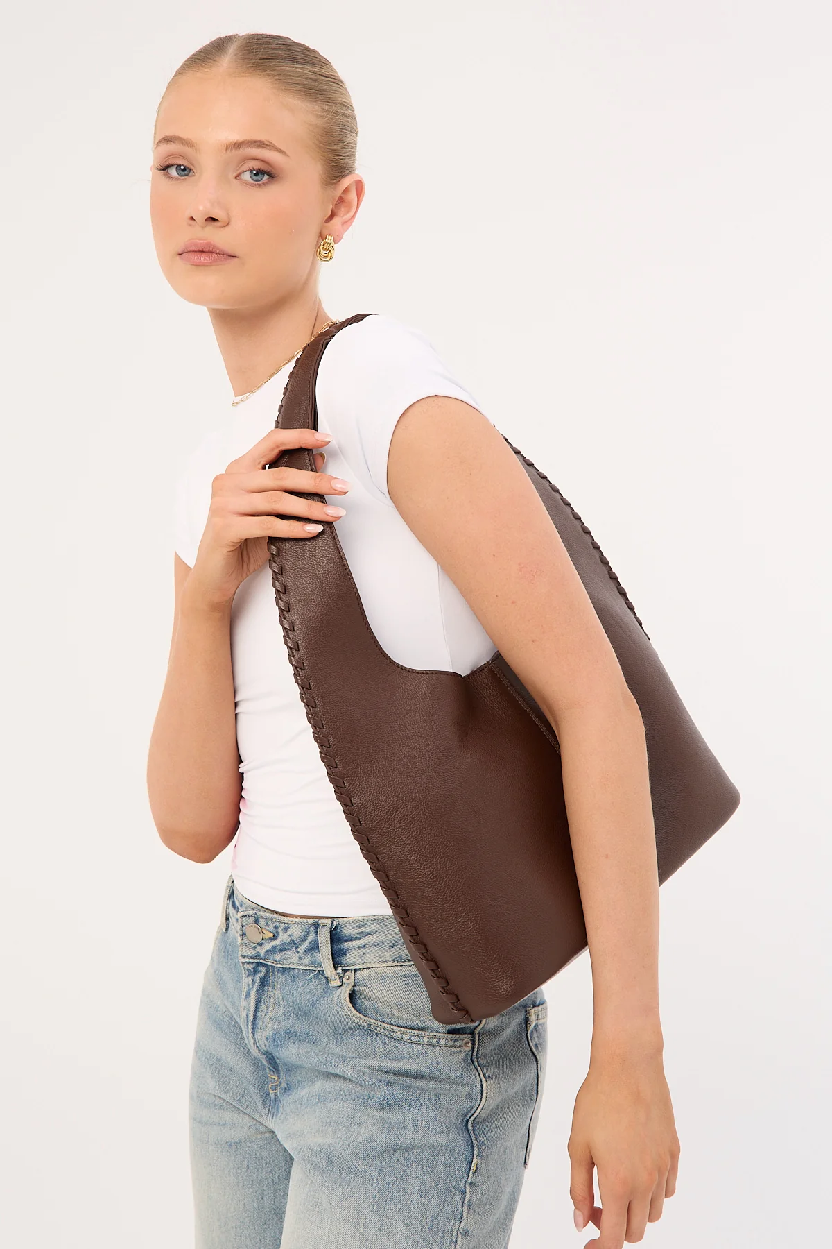 Perfect Stranger Gianna Braided Slouch Bag Choc - Image 4
