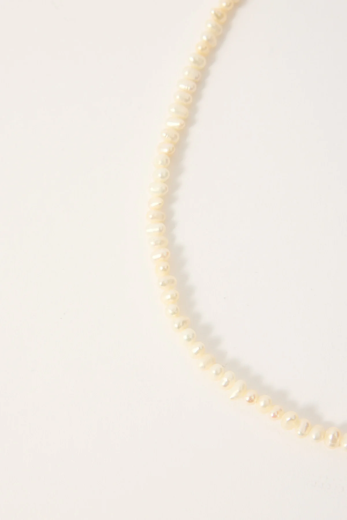 Perfect Stranger Juniper Freshwater Pearl Necklace Pearl - Image 2